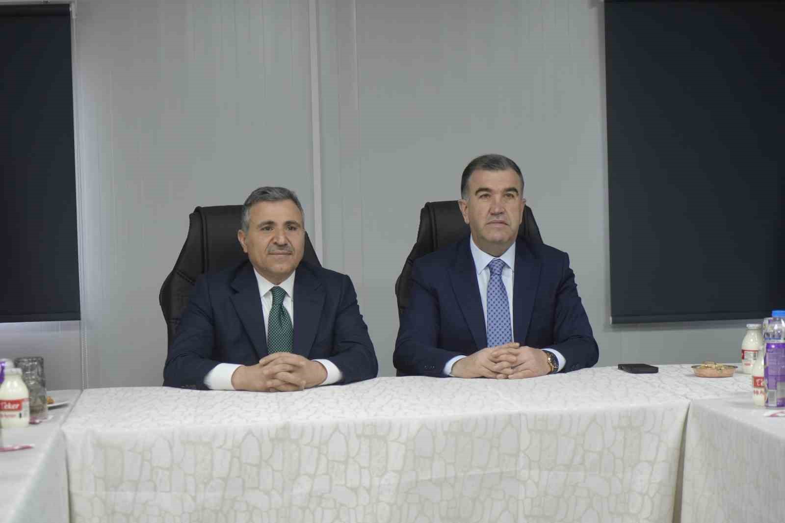G&uuml;m&uuml;şhane-Bayburt Havalimanı&rsquo;nda &ccedil;alışmalar s&uuml;r&uuml;yor
