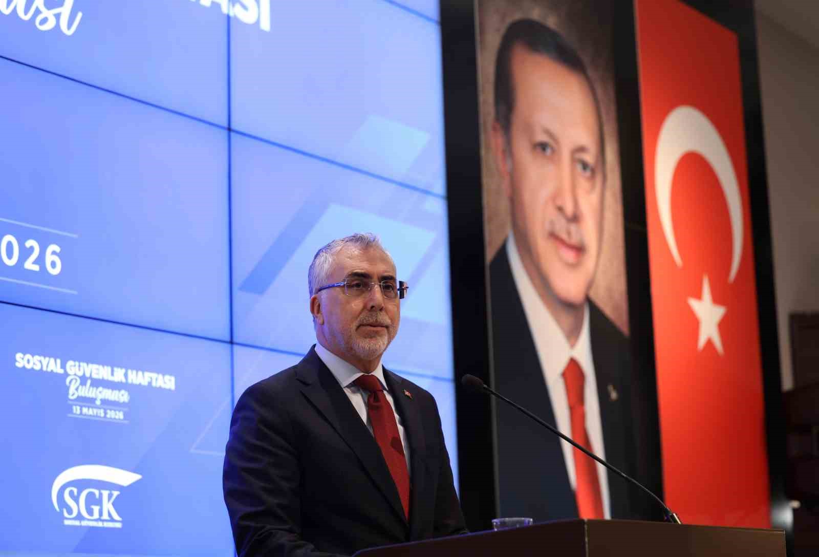 Bakan Işıkhan: "Türkiye dünyanın en kapsayıcı Genel Sağlık Sigortası sistemlerinden birine sahiptir"