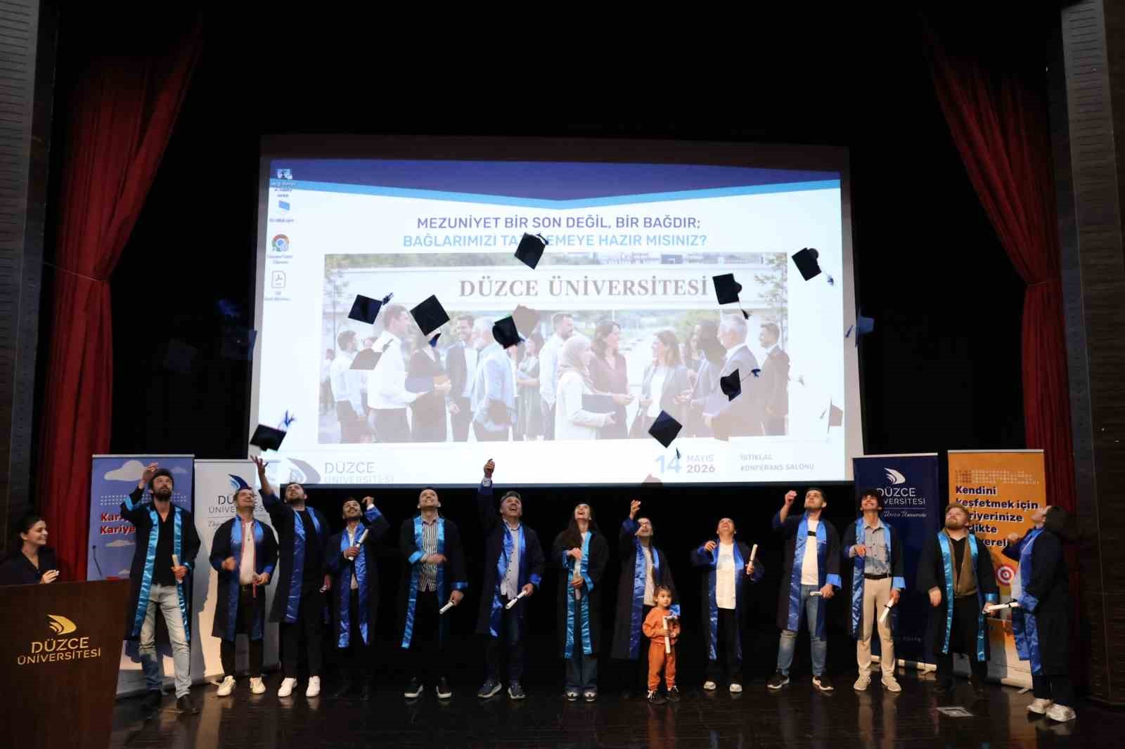 Düzce Üniversitesi’nde mezunlarla anlamlı buluşma
