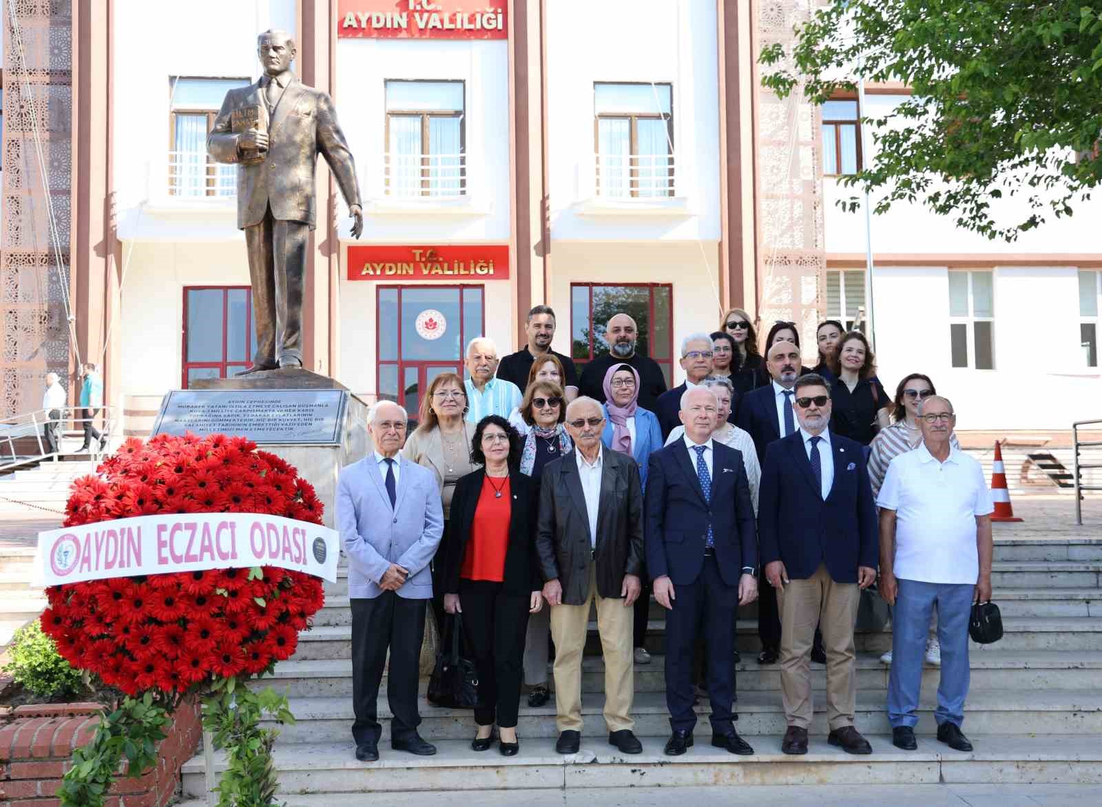 Aydın’da eczacılar günlerini kutladı