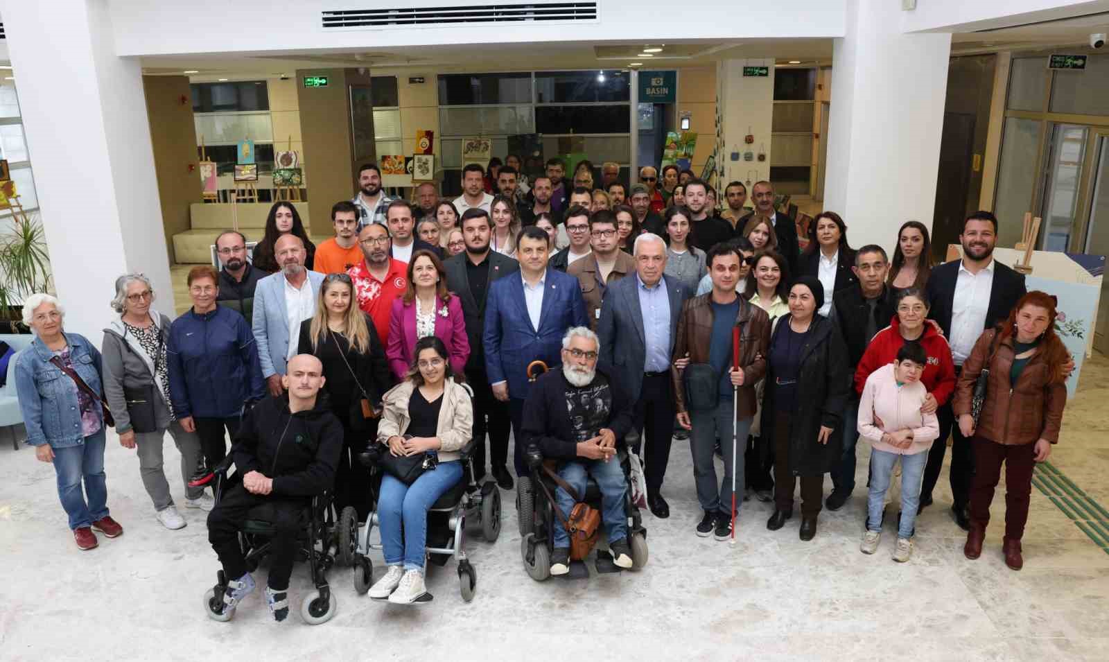 Nilüfer’de sloganlar engelleri aşmak için yükseldi
