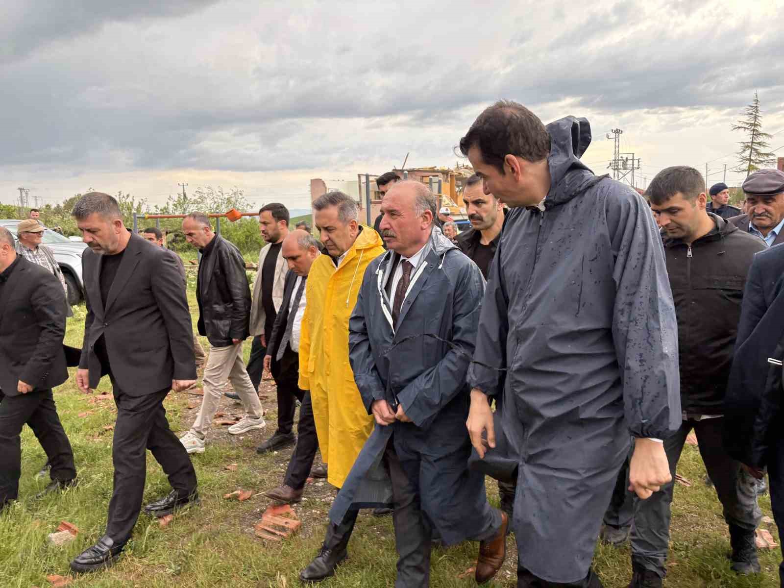 Çorum Valisi Ali Çalgan: "Hasar büyük ama sevincimiz o ki can kaybımız yok, çok şükür"