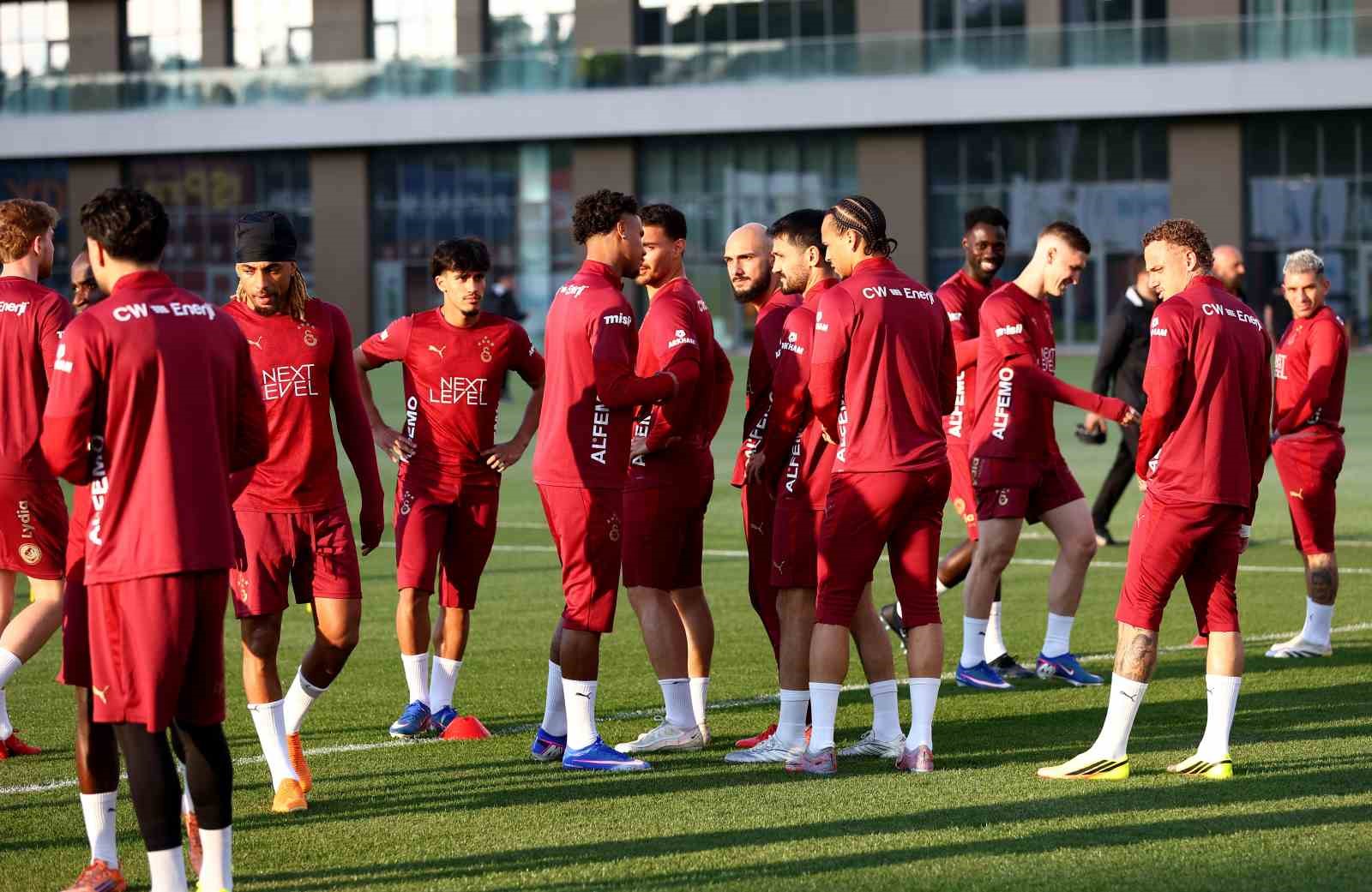 Şampiyon Galatasaray, Kasımpaşa ma&ccedil;ı hazırlıklarına başladı
