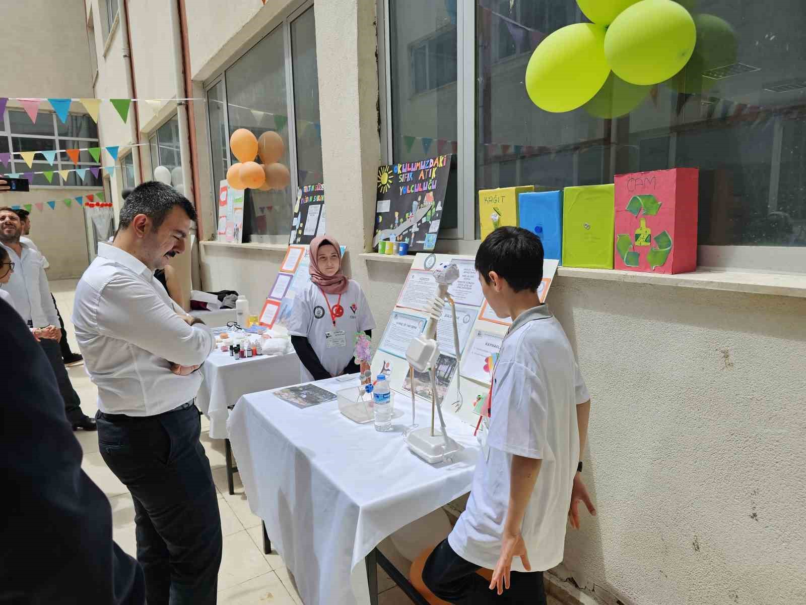 Dicle&rsquo;de Bilim Fuarı ilgi g&ouml;rd&uuml;
