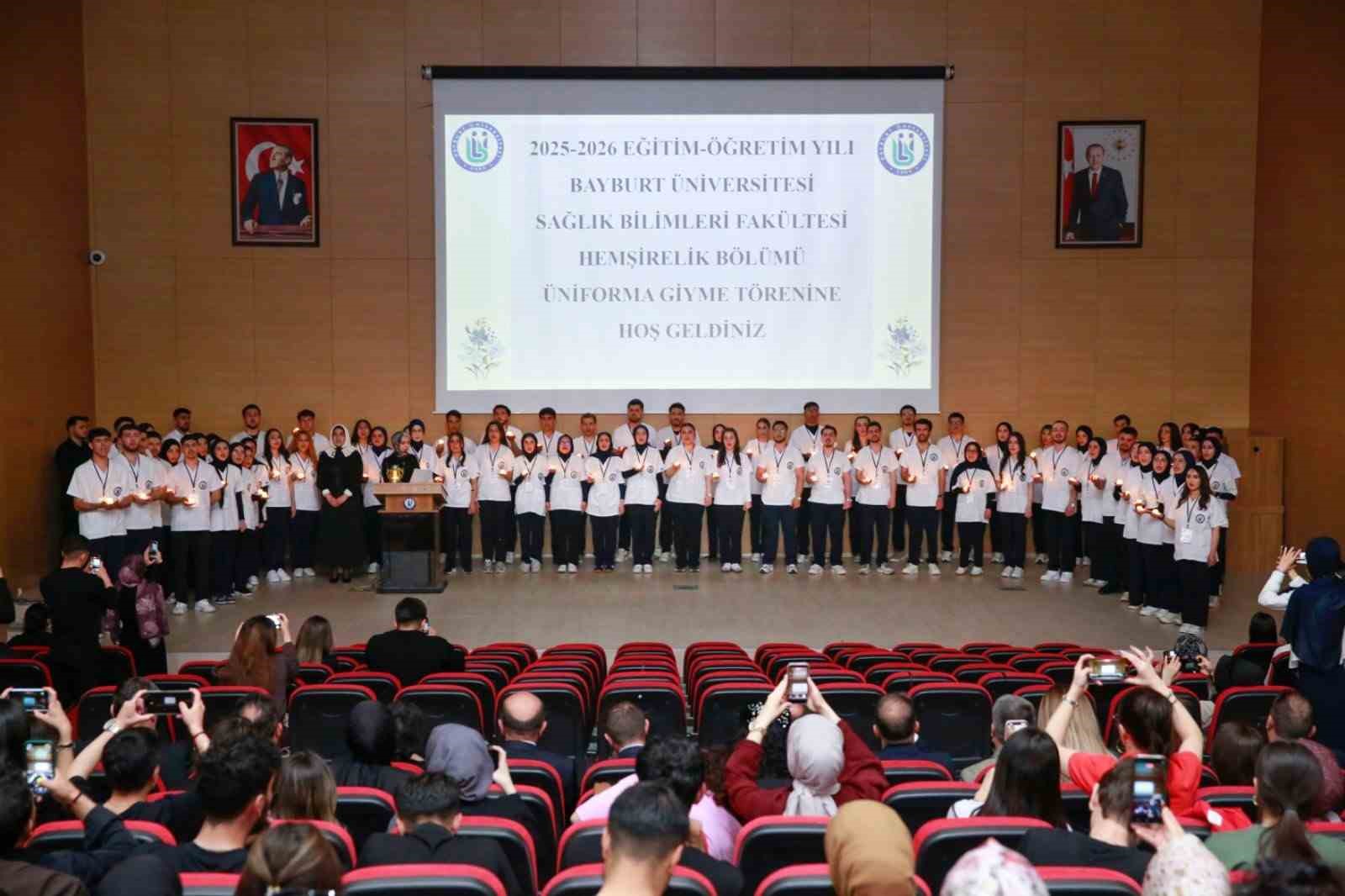 Bayburt&rsquo;ta hemşirelik &ouml;ğrencileri i&ccedil;in &uuml;niforma giyme t&ouml;reni d&uuml;zenlendi
