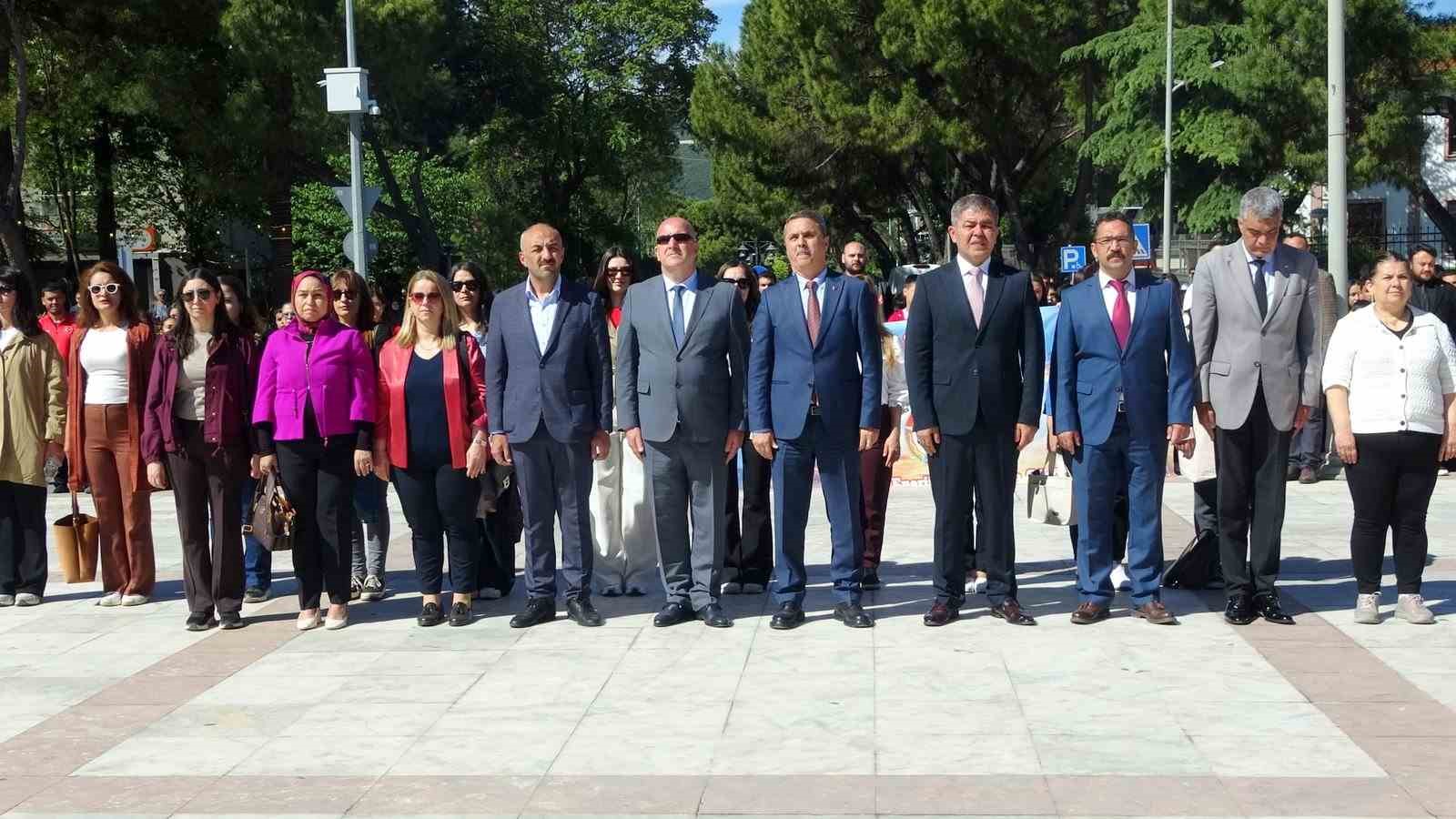 Muğla’da 19 Mayıs coşkusu Gençlik Haftası çelenk sunma töreniyle başladı