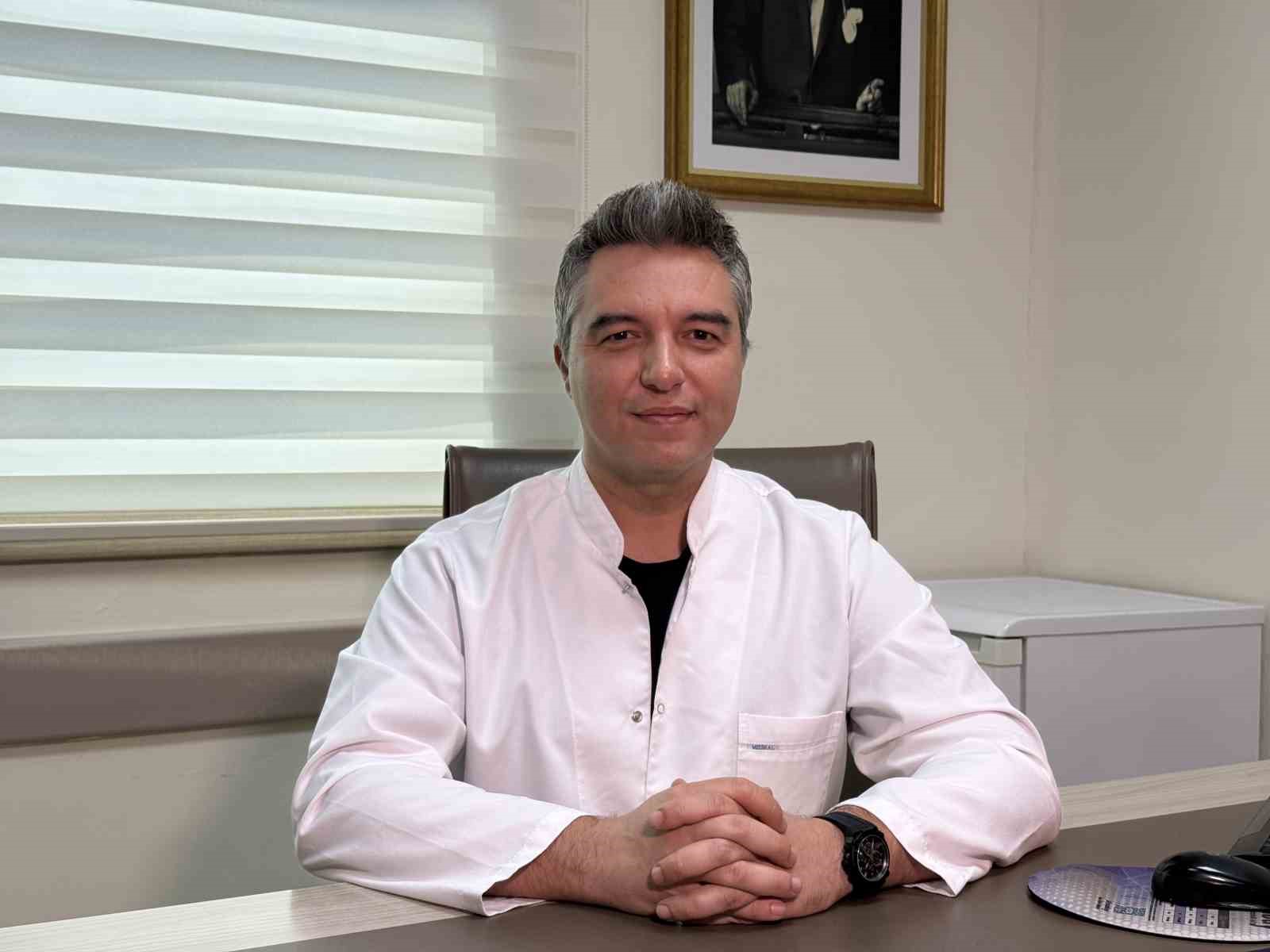 Hemoroidde &rsquo;ekran bağımlılığı&rsquo; etkisi: "Son zamanlarda 20&rsquo;li 40&rsquo;lı yaşlarda olduk&ccedil;a pik yaptı"
