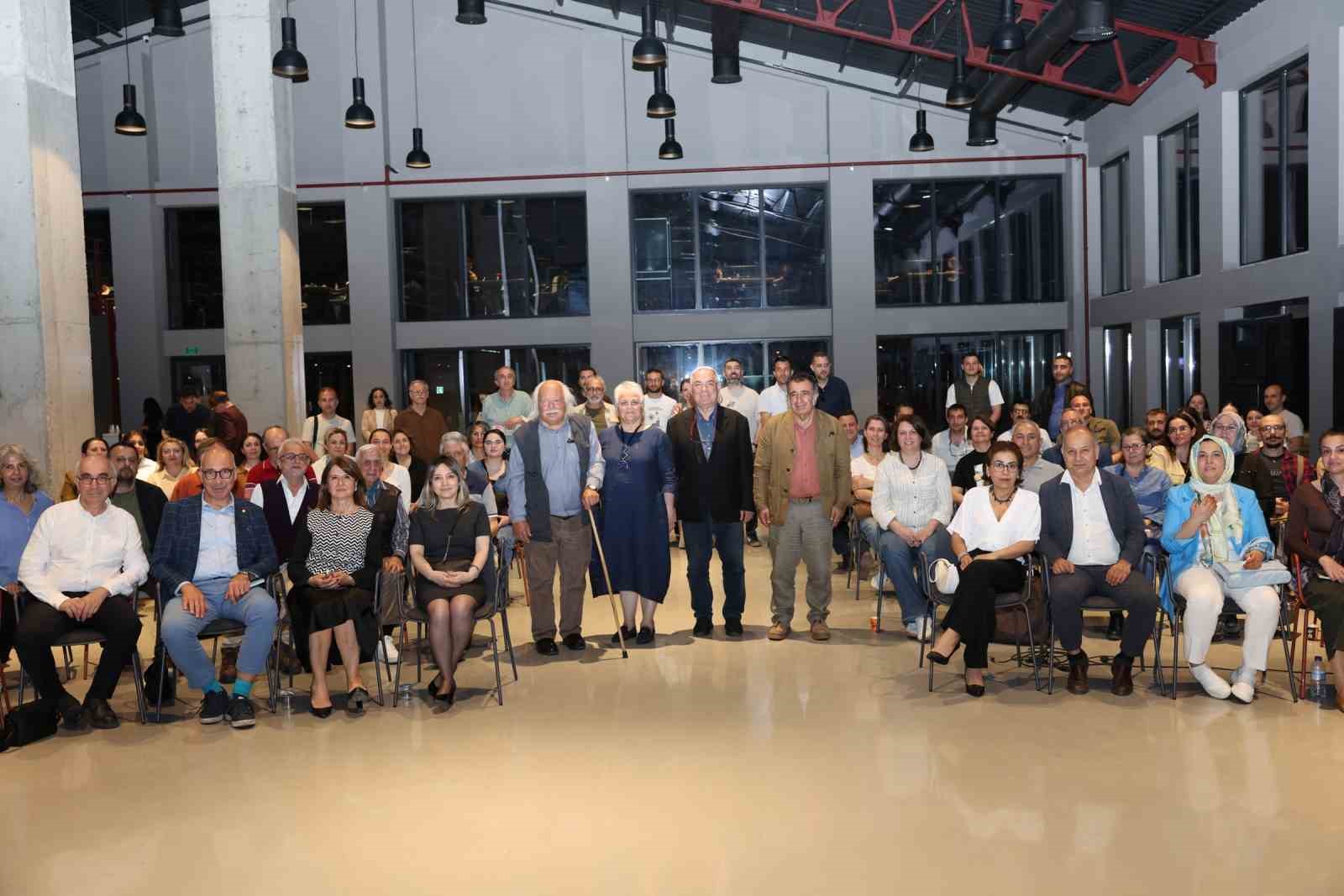 Arkeolojinin duayenleri Nil&uuml;fer&rsquo;de buluştu
