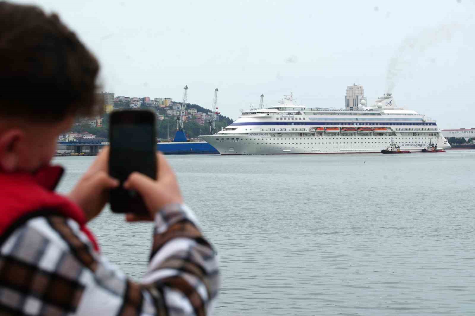 Rus turistlerin Samsun&rsquo;a olan ilgisi s&uuml;r&uuml;yor: Astoria Grande Samsun&rsquo;da
