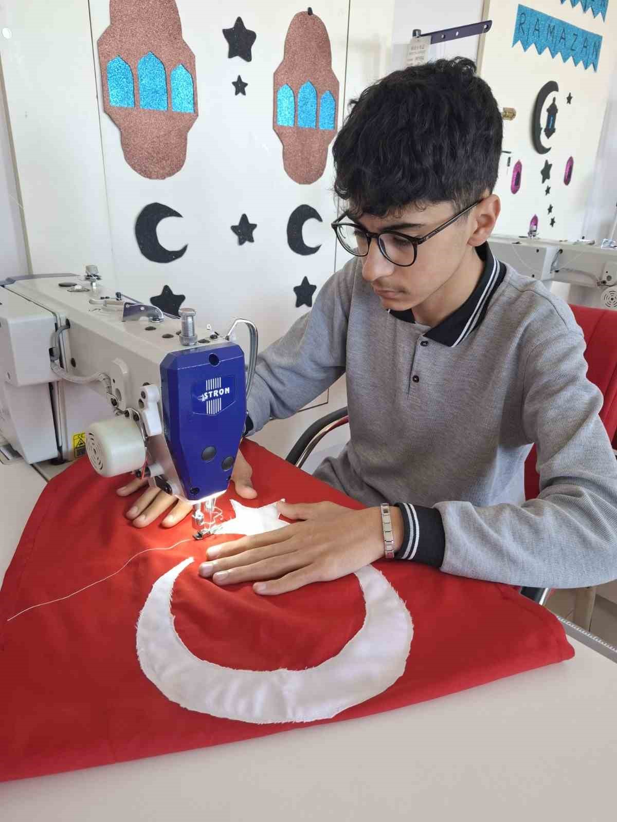 Maarifin Kalbinde Marifetli Gençlik" etkinliklerinde Ağrılı öğrenciler üretime katılıyor