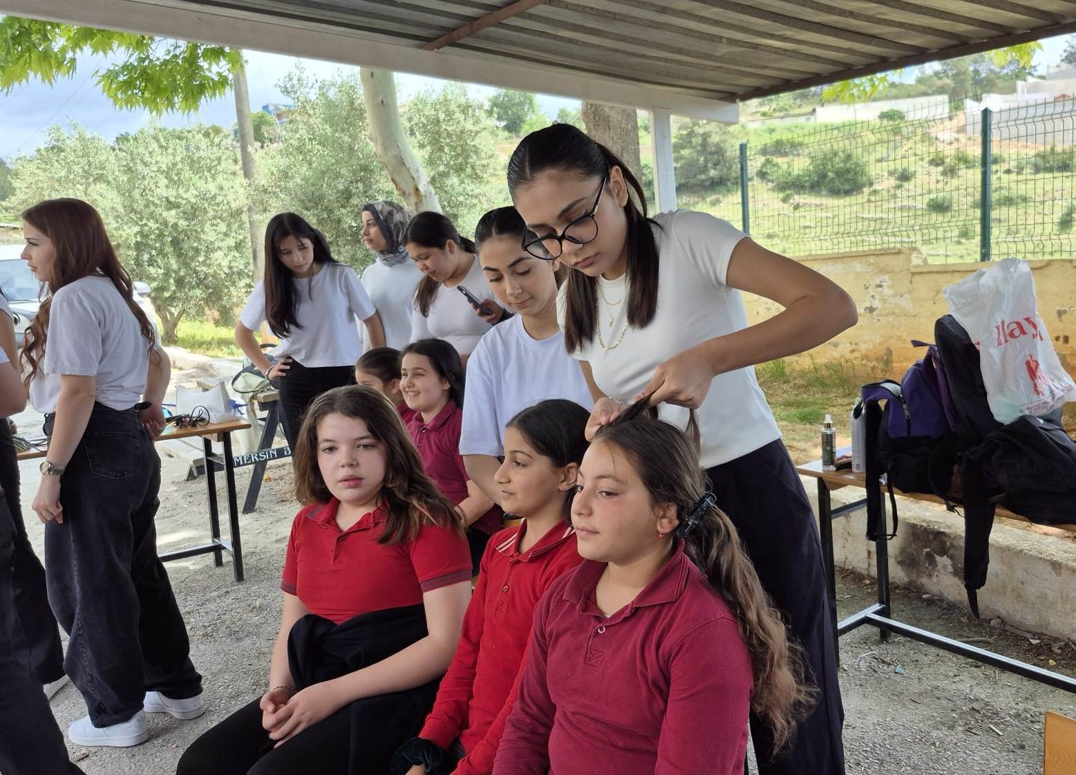 Bayram öncesi anlamlı dokunuş: Miniklere ücretsiz tıraş