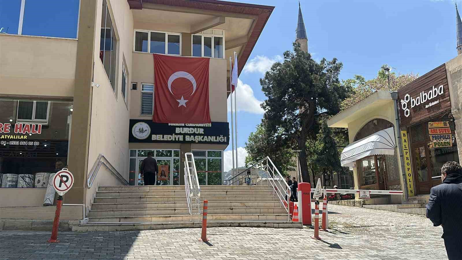 Burdur Belediyesi’ne yönelik soruşturmada ’görevi kötüye kullanma’ suçundan 51 sanık hakkında hazırlanan iddianame kabul edildi
