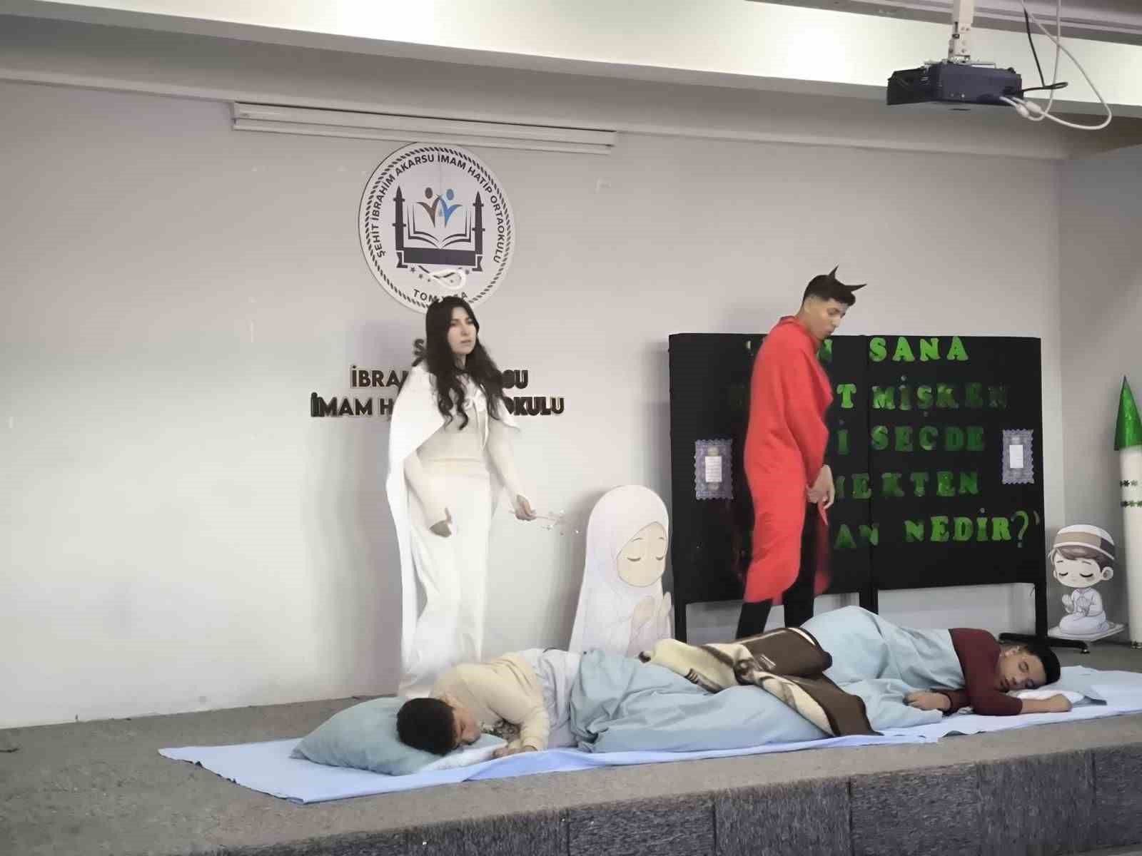 Tomarza’da ’Maarifin kalbinde vakti kuşatmak’ etkinliğine yoğun ilgi
