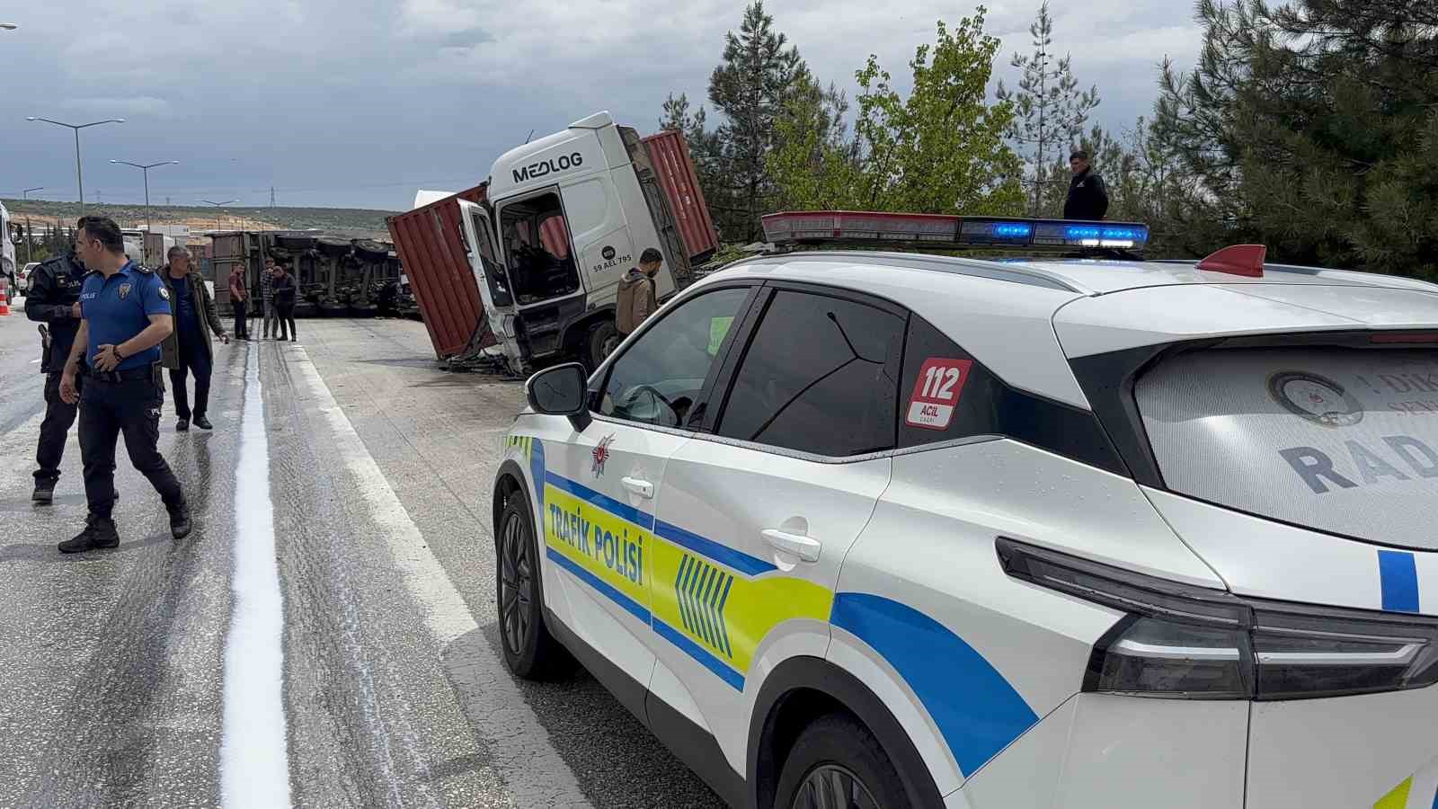 Gaziantep’te 4 aracın karıştığı zincirleme kaza: 1 yaralı