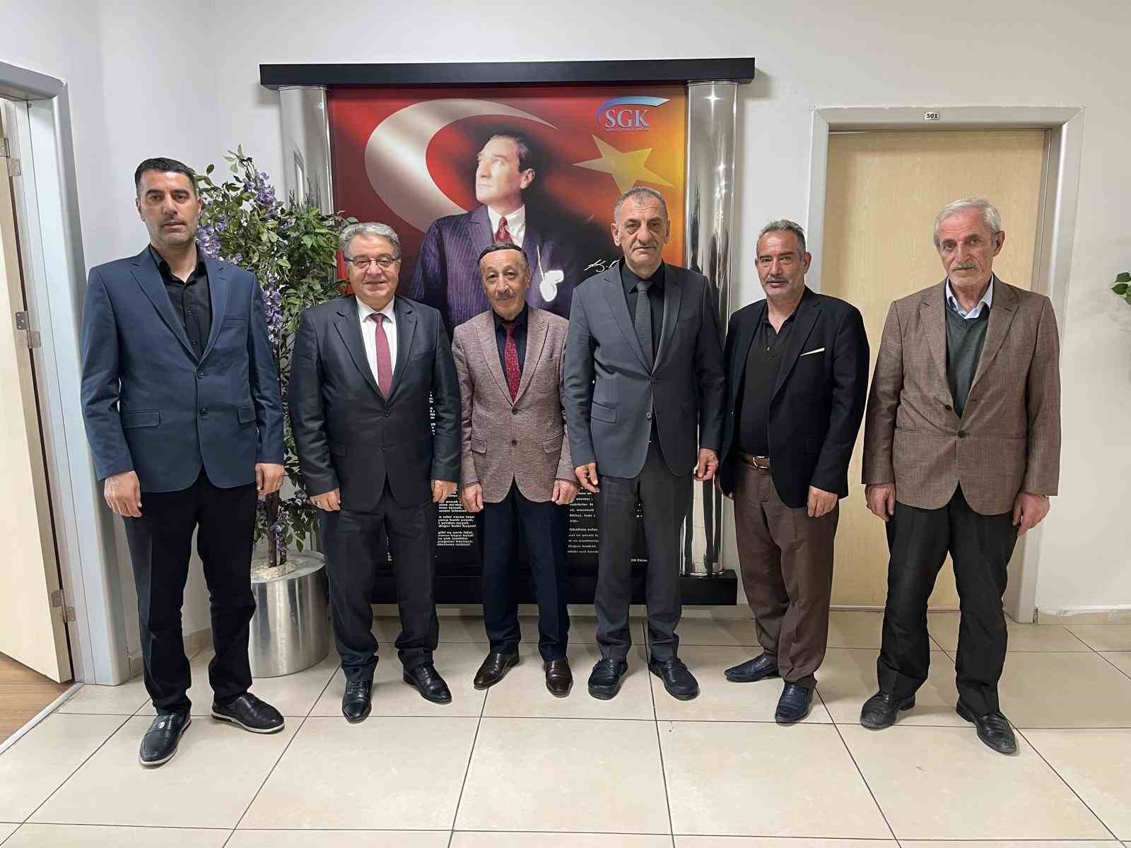 Emeklilerden SGK’ya anlamlı ziyaret
