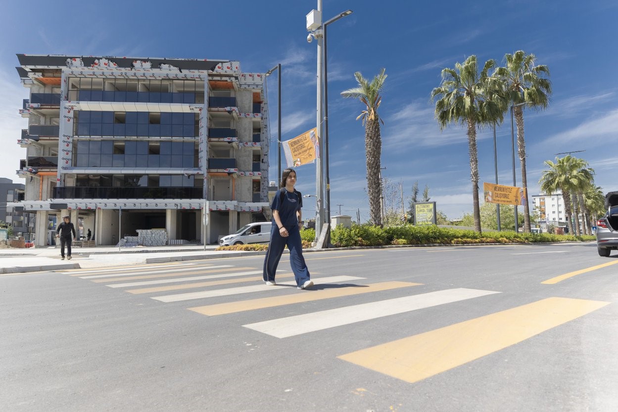 Tarsus&rsquo;ta kavşak d&uuml;zenlemesiyle ulaşım daha g&uuml;venli hale geldi
