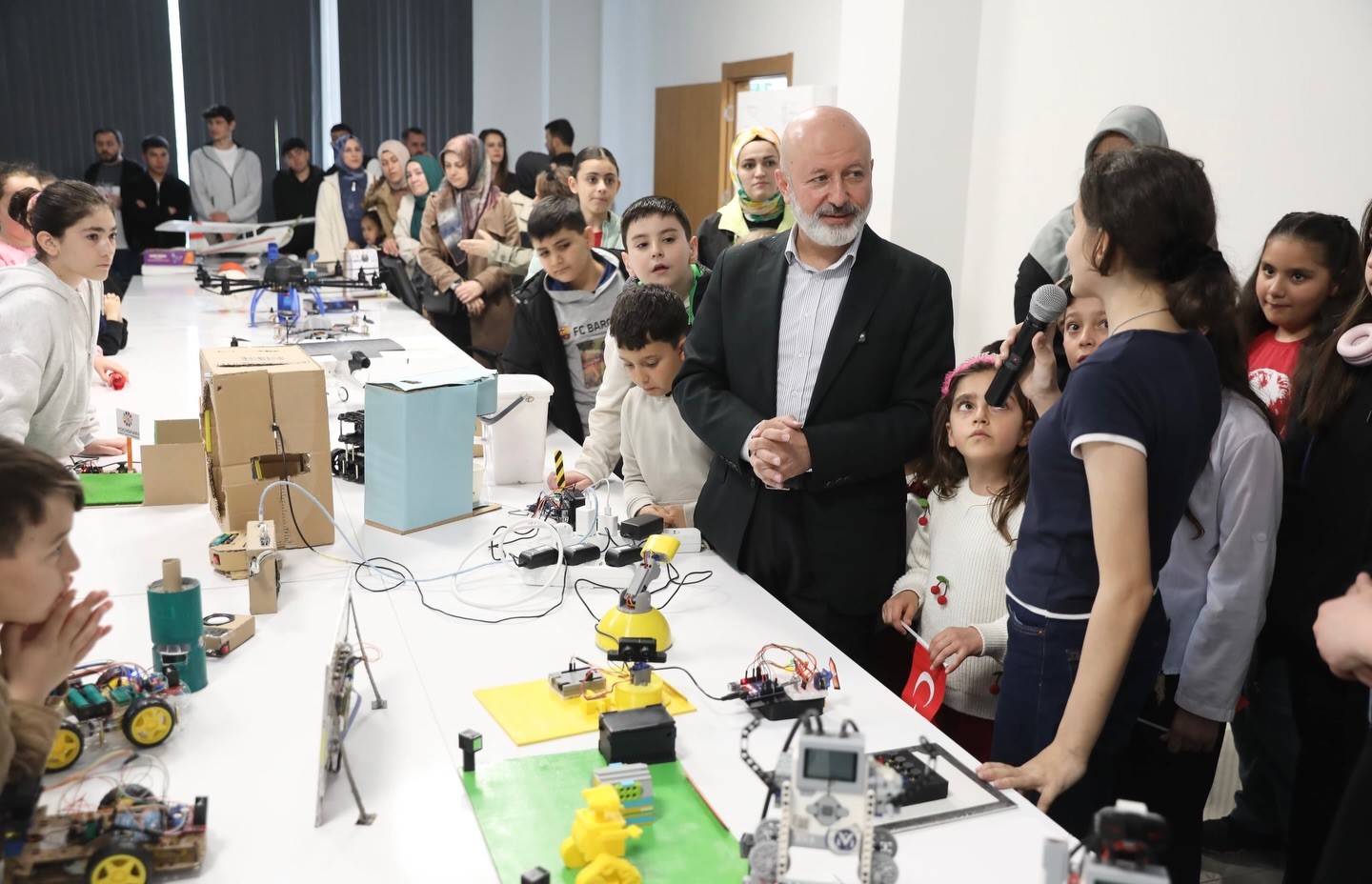 Başkan Çolakbayrakdar’dan gençlik şölenine davet
