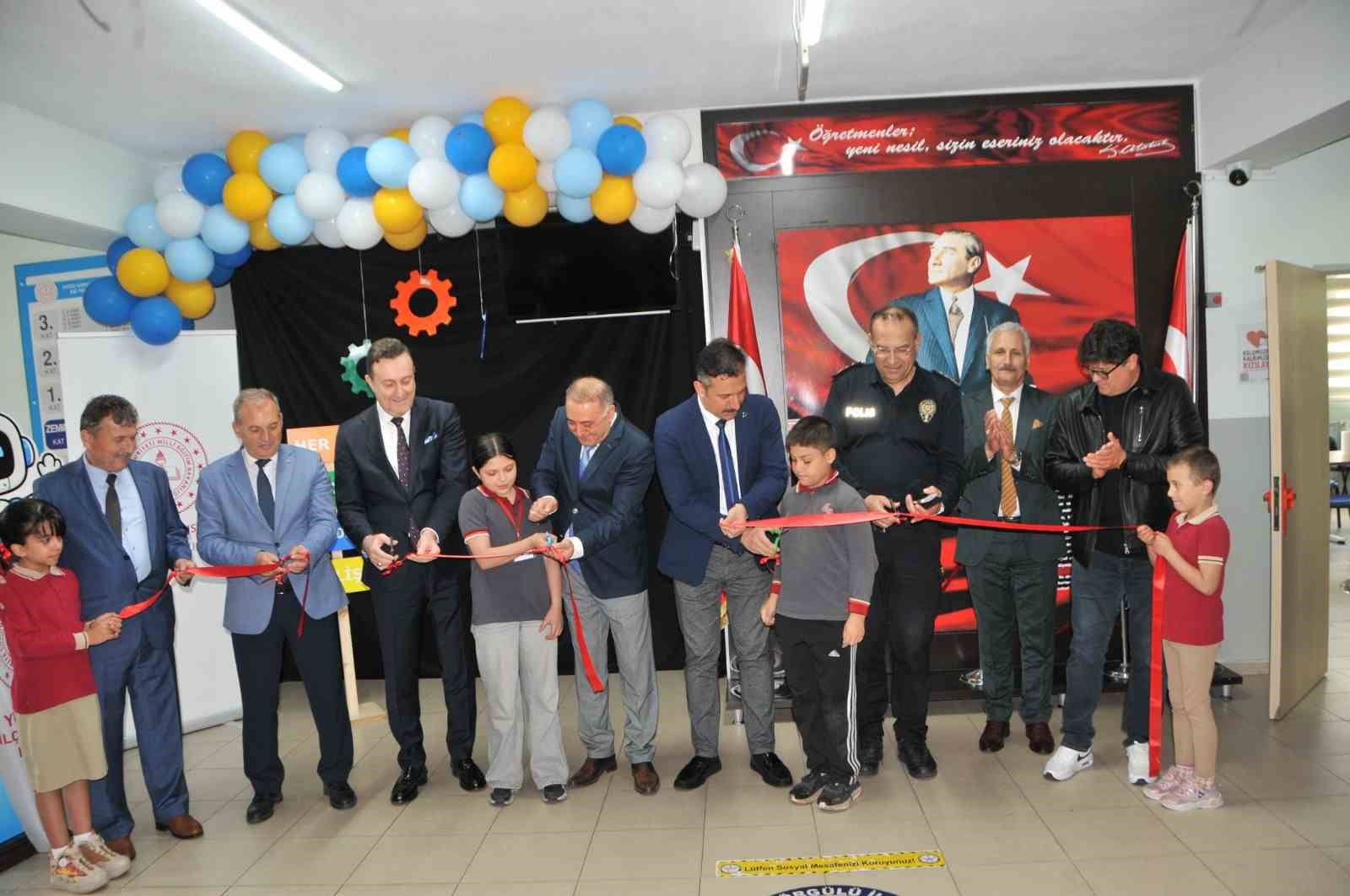 T&uuml;rkiye&rsquo;de ilk kez &ouml;zel &ccedil;ocuklar i&ccedil;in &rsquo;DUYU-KOD At&ouml;lyesi&rsquo; a&ccedil;ıldı
