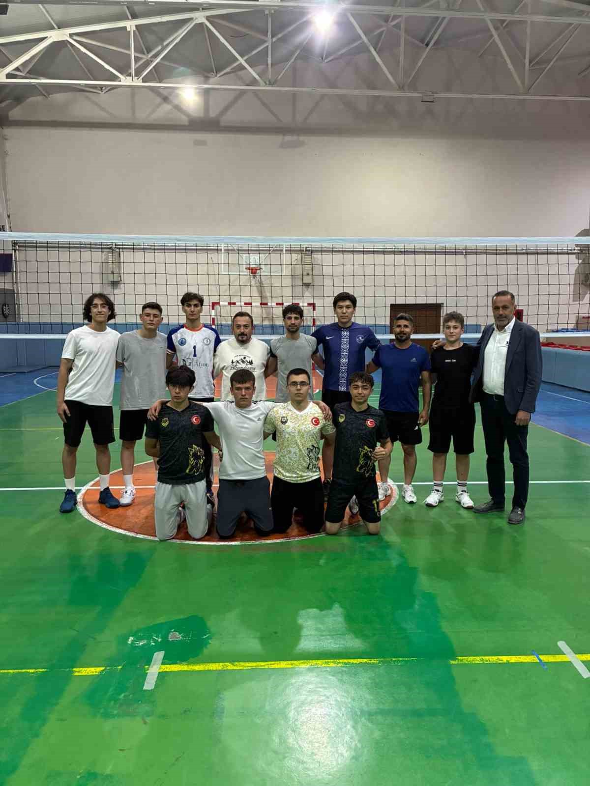 Şuhut Belediye Hisar Spor’da hedef şampiyonluk
