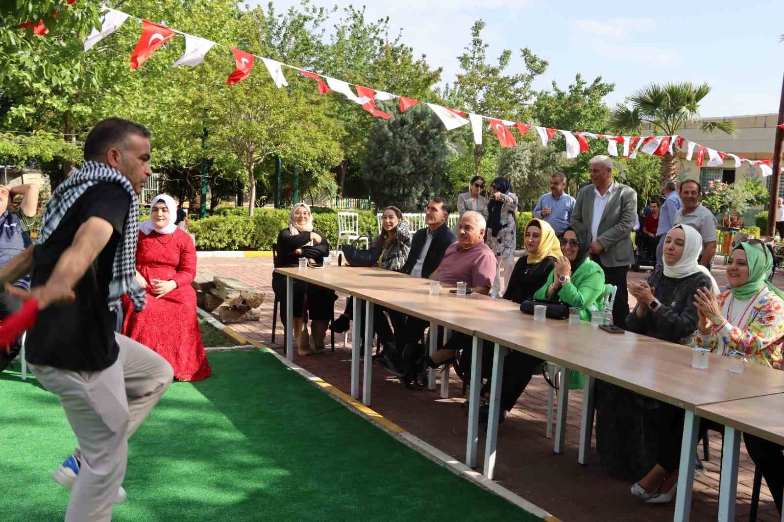 Engelsiz hayatlar sıra gecesiyle moral buldu
