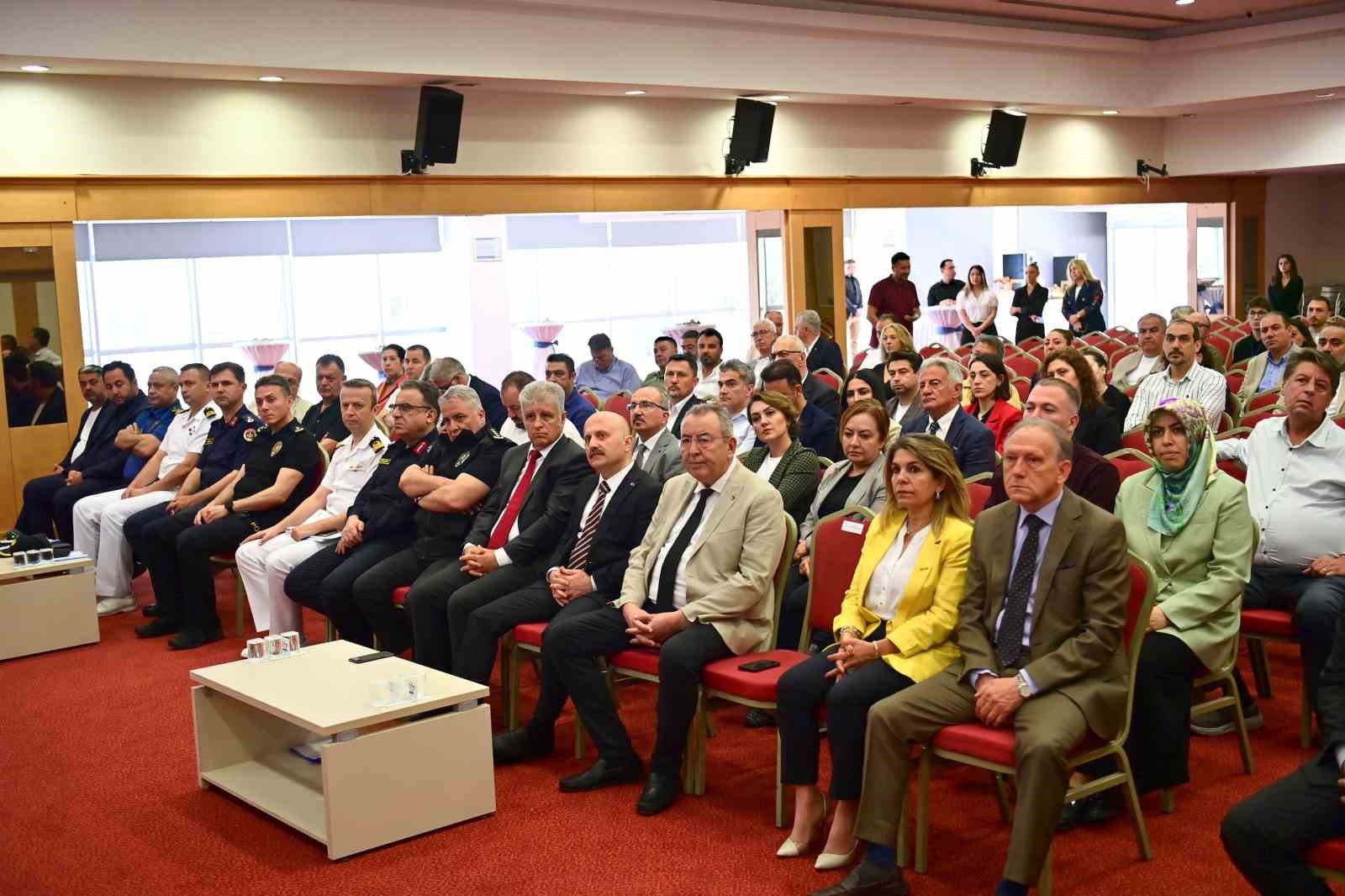 Turizm sezonu Kuşadası’nda masaya yatırıldı