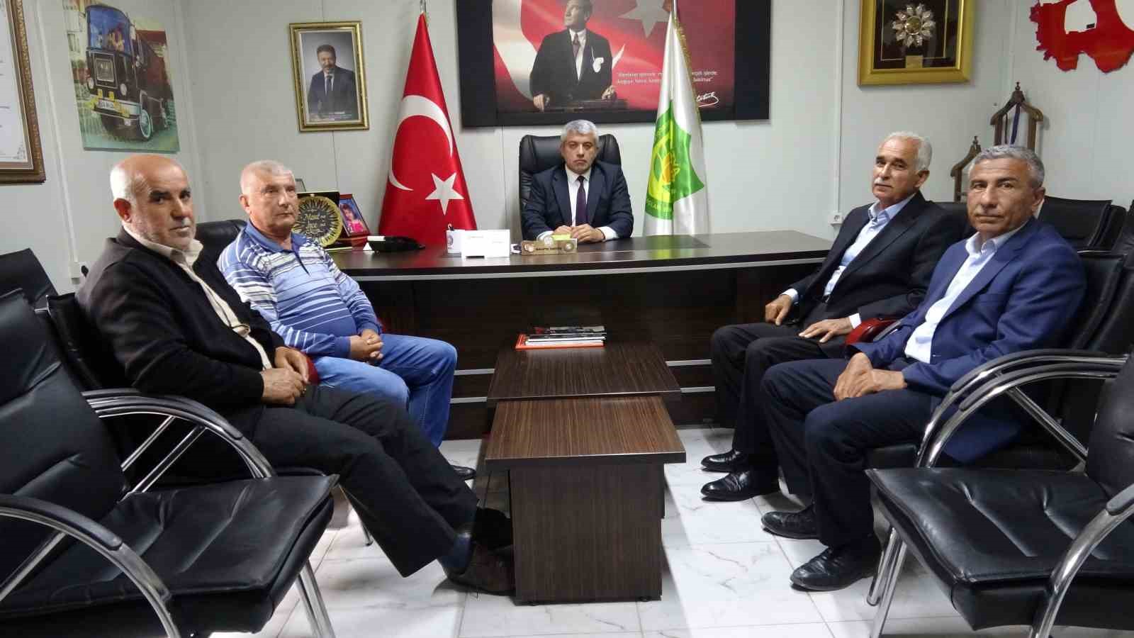 Malatya&rsquo;da minib&uuml;s&ccedil;&uuml; esnafından Yeşilyurtspor&rsquo;a destek

