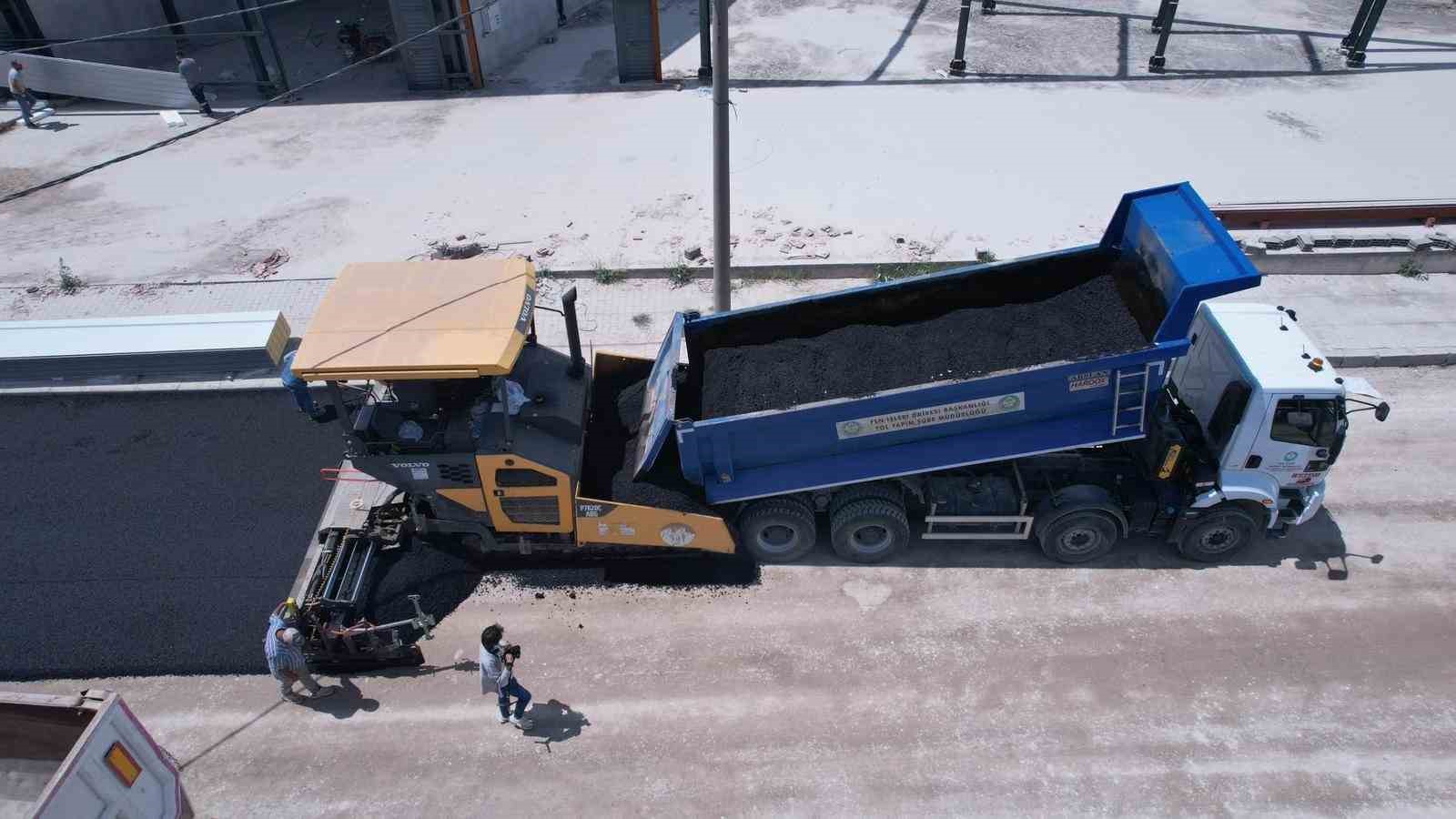 Turgutlu&rsquo;da 3 bin tonluk asfalt hamlesi
