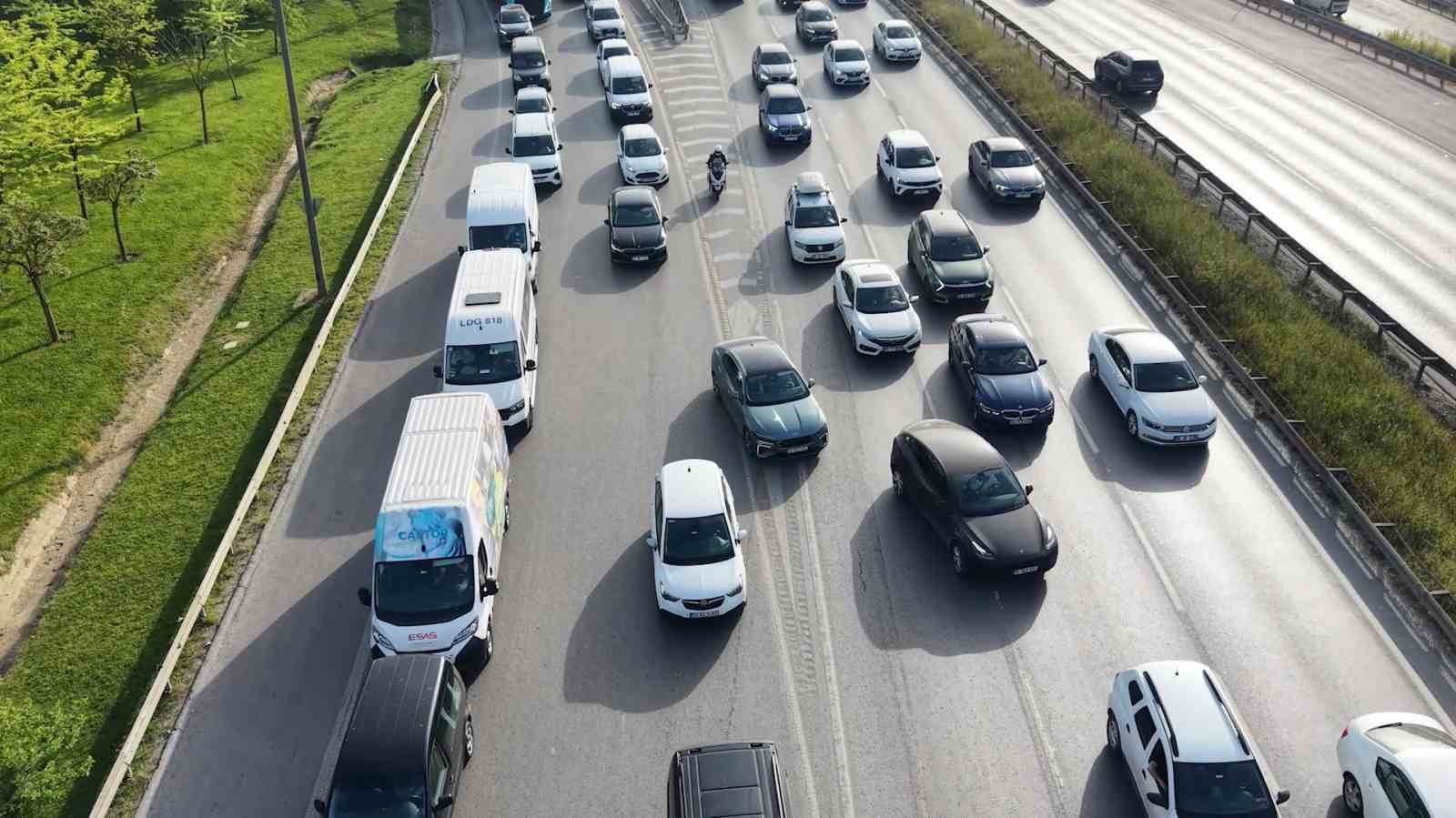 Trafikte sıkı denetim: İhlal yapan s&uuml;r&uuml;c&uuml;lerin a&ccedil;ıklaması pes dedirtti
