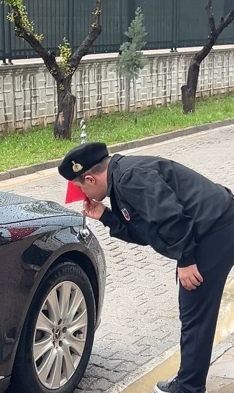 Down sendromlu Ömer’in bayrak hassasiyeti duygulandırdı