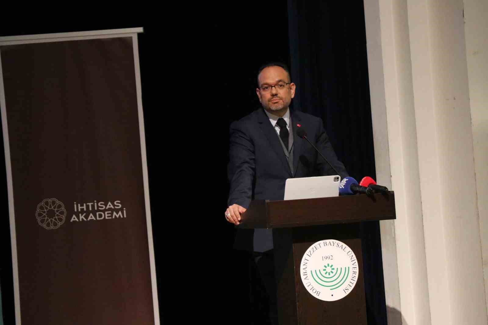 İletişim Başkan Yardımcısı Şahin: "Teknoloji bağımlılığı sosyal izolasyona neden oluyor"
