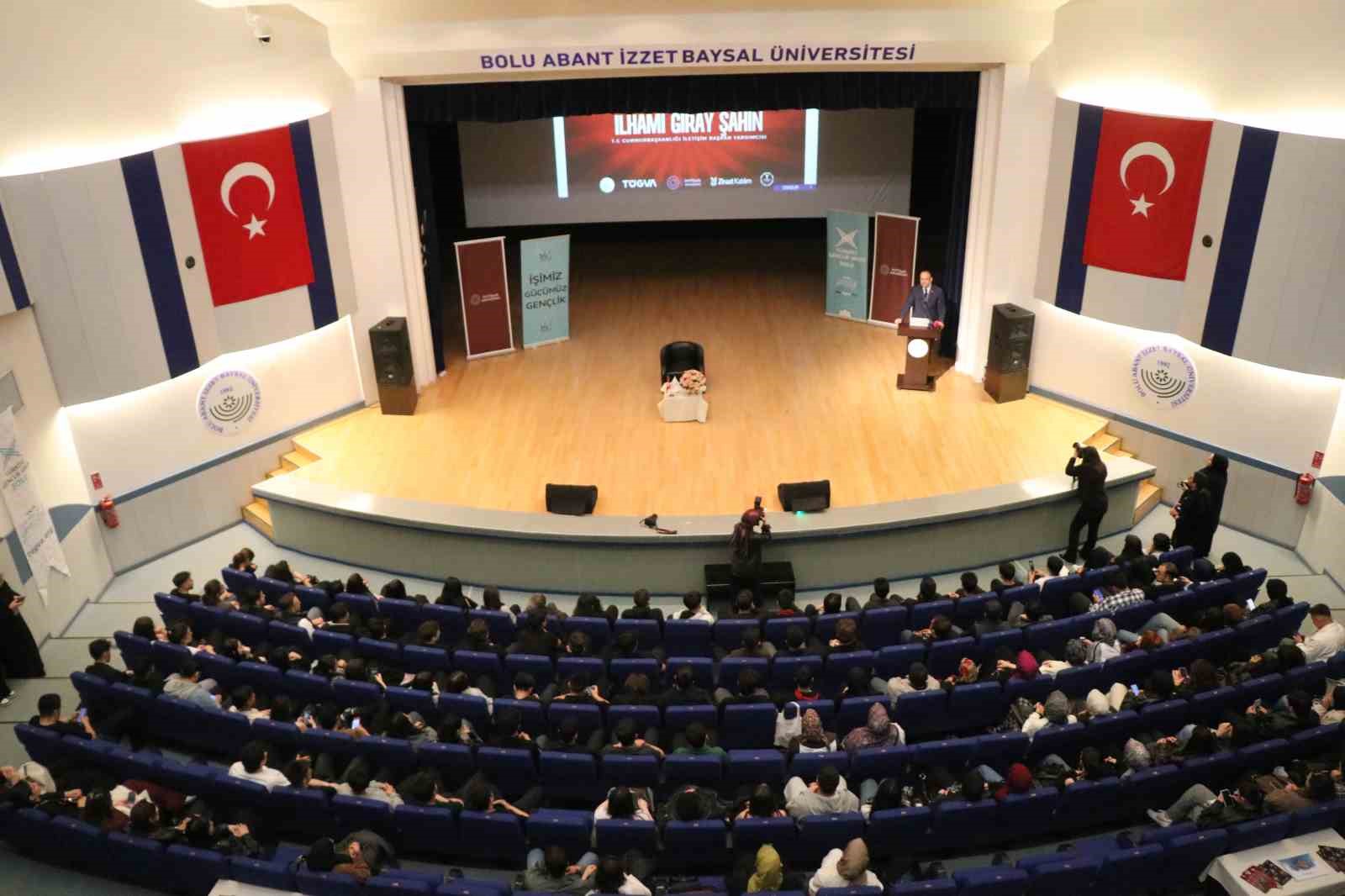 İletişim Başkan Yardımcısı Şahin: "Teknoloji bağımlılığı sosyal izolasyona neden oluyor"
