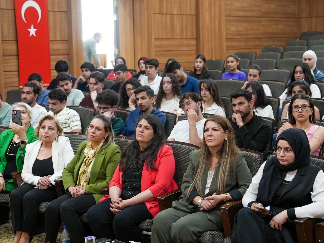 Şehitkamil&rsquo;de Kent G&ouml;n&uuml;ll&uuml;leri Projesi&rsquo;nde mezuniyet coşkusu
