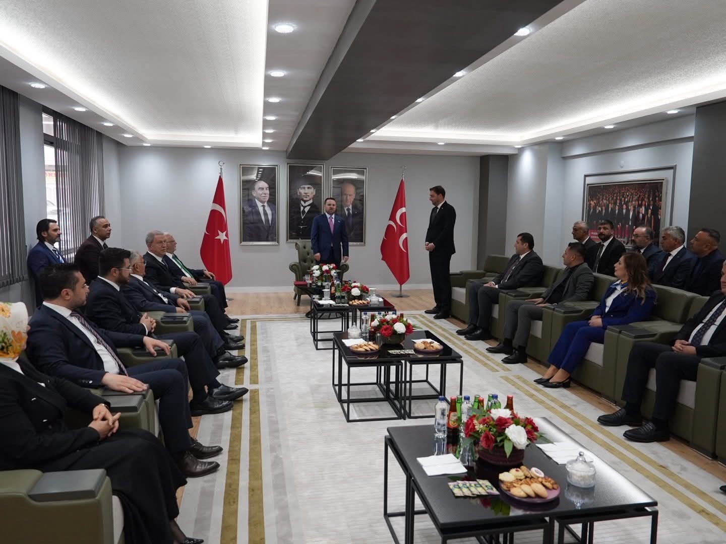 MHP&rsquo;den Adalet Bakanı Akın G&uuml;rlek&rsquo;e samimi ve sıcak karşılama
