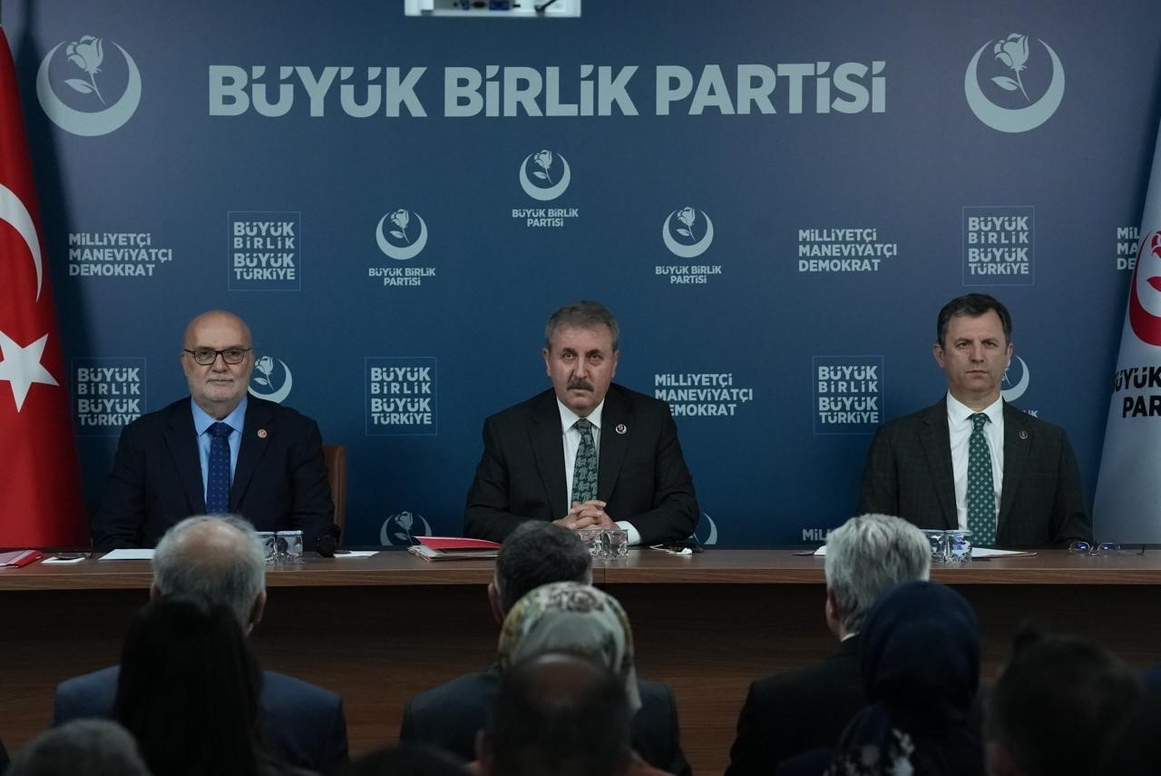 B&uuml;y&uuml;k Birlik Partisi&rsquo;nin 13&rsquo;&uuml;nc&uuml; Olağan B&uuml;y&uuml;k Kurultay tarihi belli oldu
