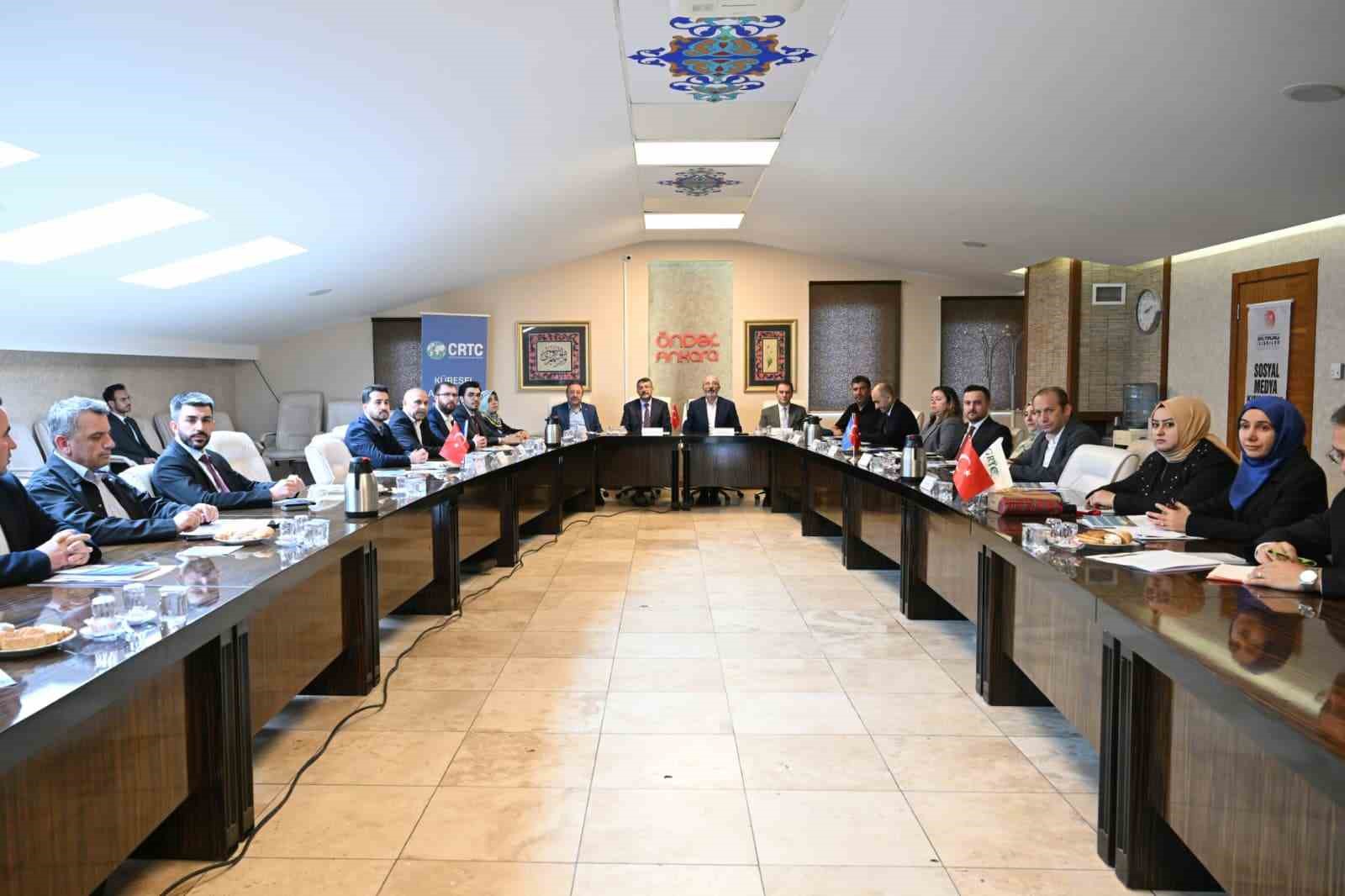 &lsquo;Sosyal Medya Kıskacında Aile &Ccedil;alıştayı&rsquo; Ankara&rsquo;da d&uuml;zenlendi
