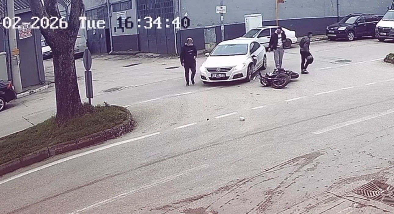 Bursa’da otomobil motosikletle çarpıştı: 1 yaralı
