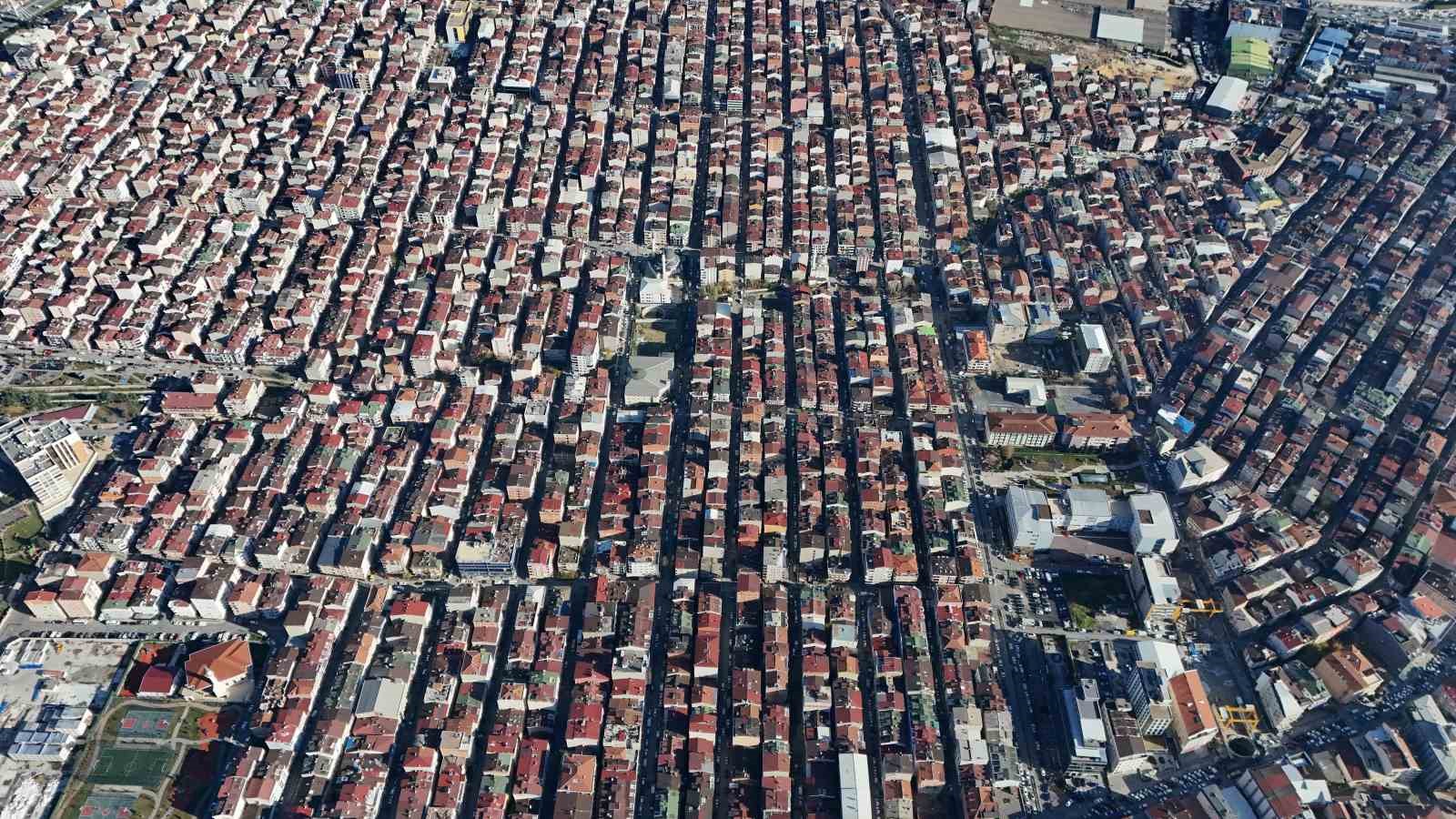 İstanbul’da hayatın iki farklı yüzü aynı karede
