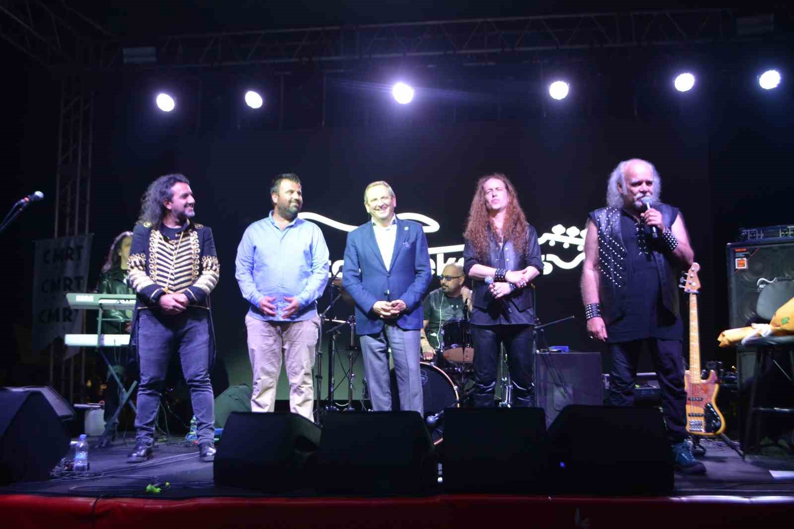 Kurtalan Ekspres Ayvalık Gastrofest’te nostalji rüzgârı estirdi

