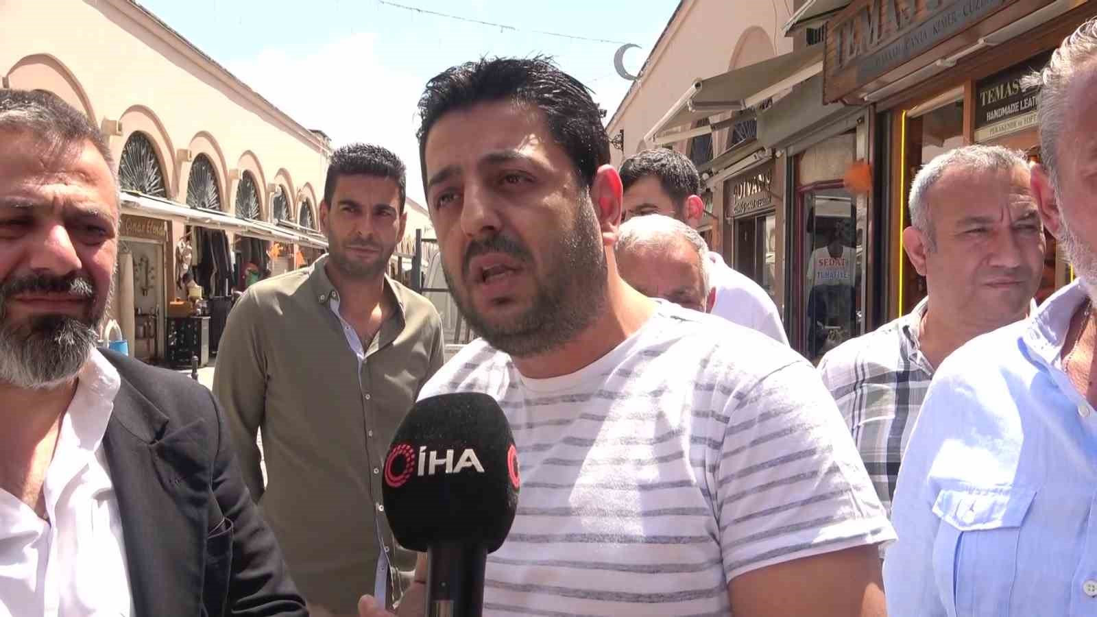 B&uuml;y&uuml;k Saat esnafından belediyeye bakımsızlık ve trafik tepkisi: "Sahipsiz Adana"
