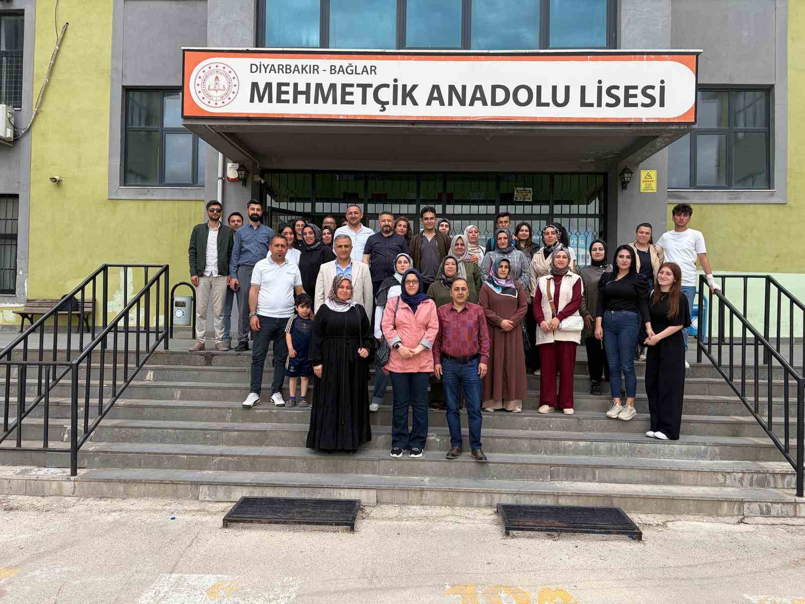 Diyarbakır&rsquo;da veliler okudukları kitaptan sınava tabii tutuldu
