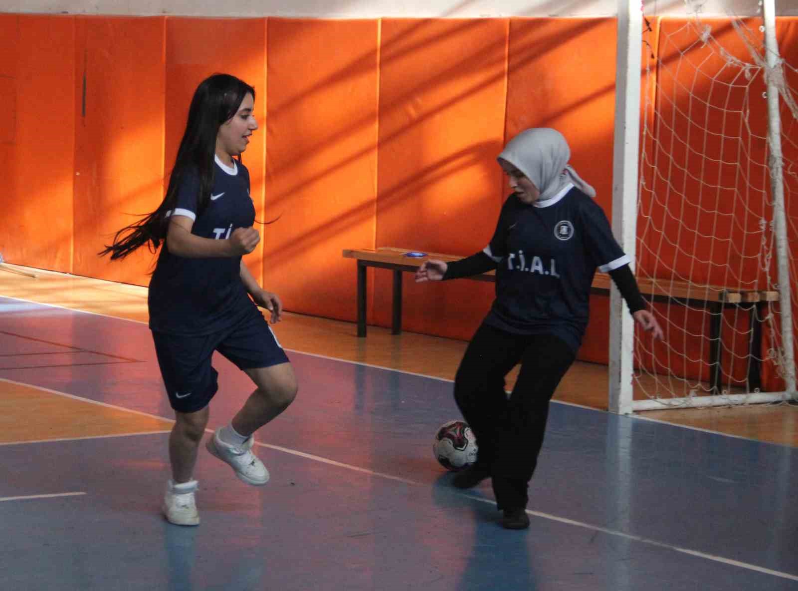 Okul çıkışı sporla kötü alışkanlıklardan uzaklaşıyorlar