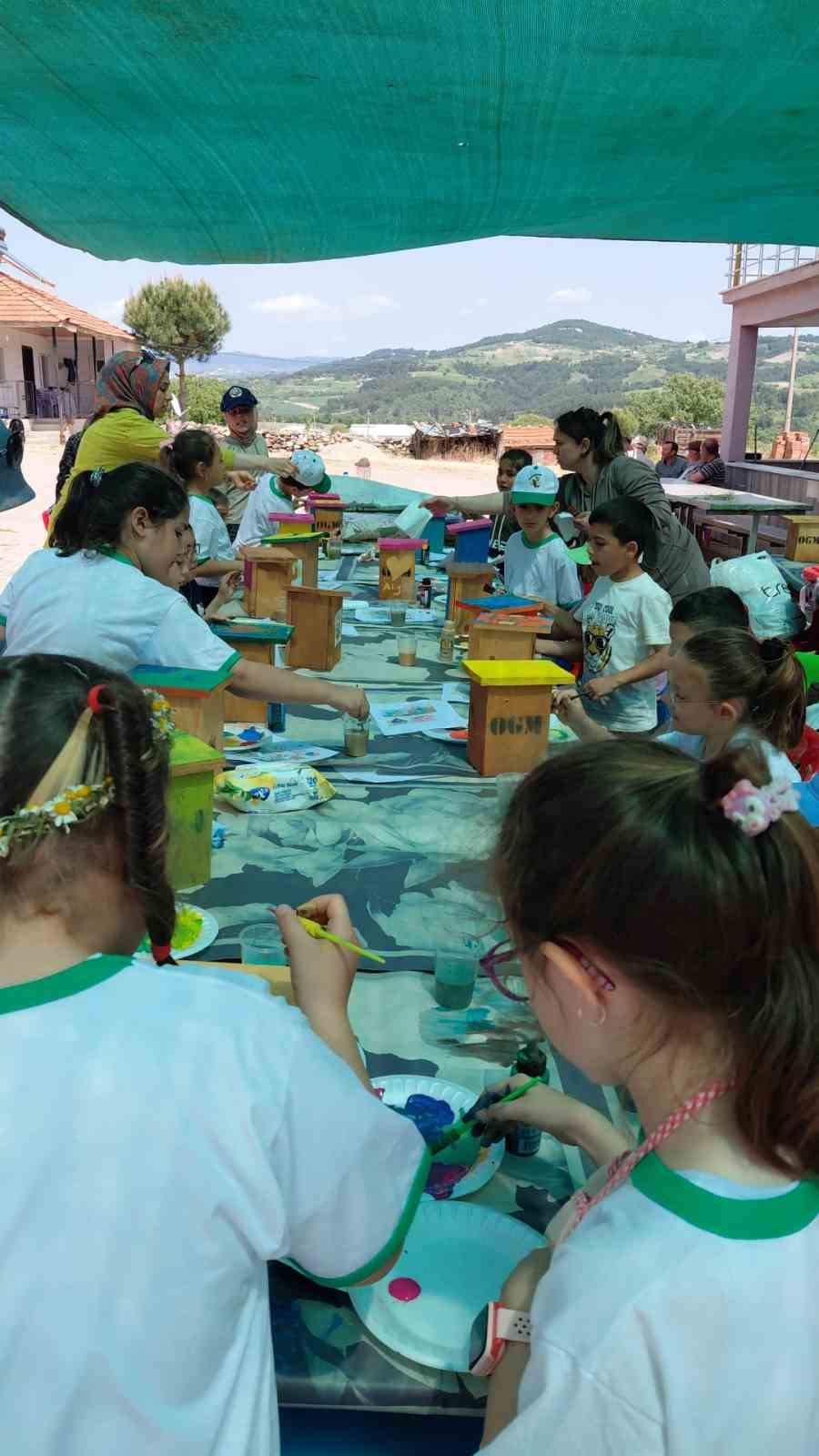 Demirci&rsquo;de geleceğin ormancıları sahaya indi

