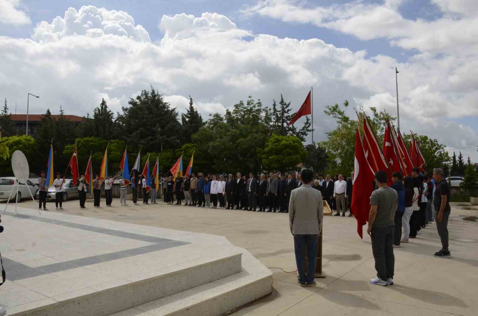 Besni&rsquo;de Gen&ccedil;lik Haftası coşkusu başladı
