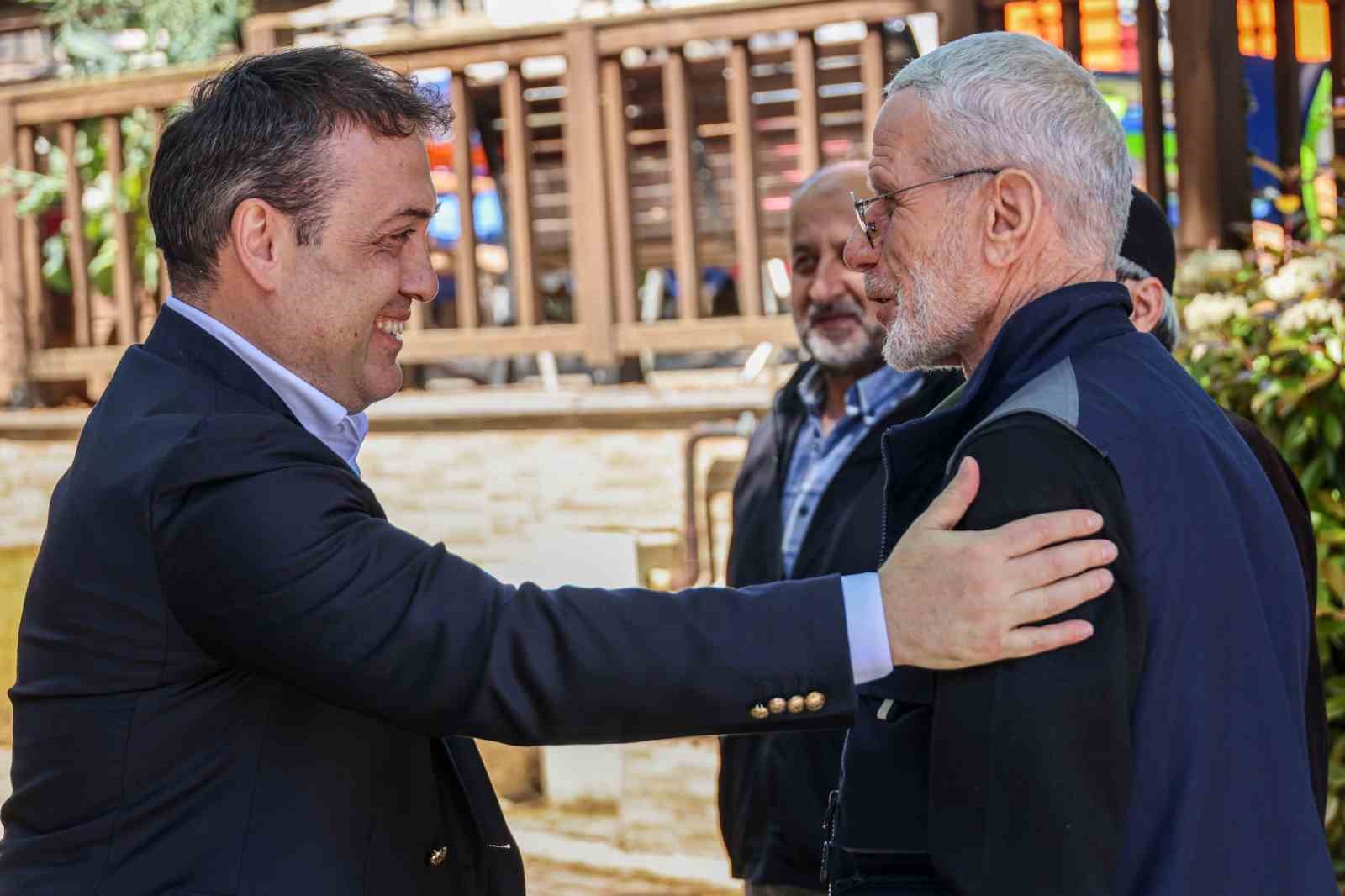 Vali S&ouml;zer esnafla buluştu
