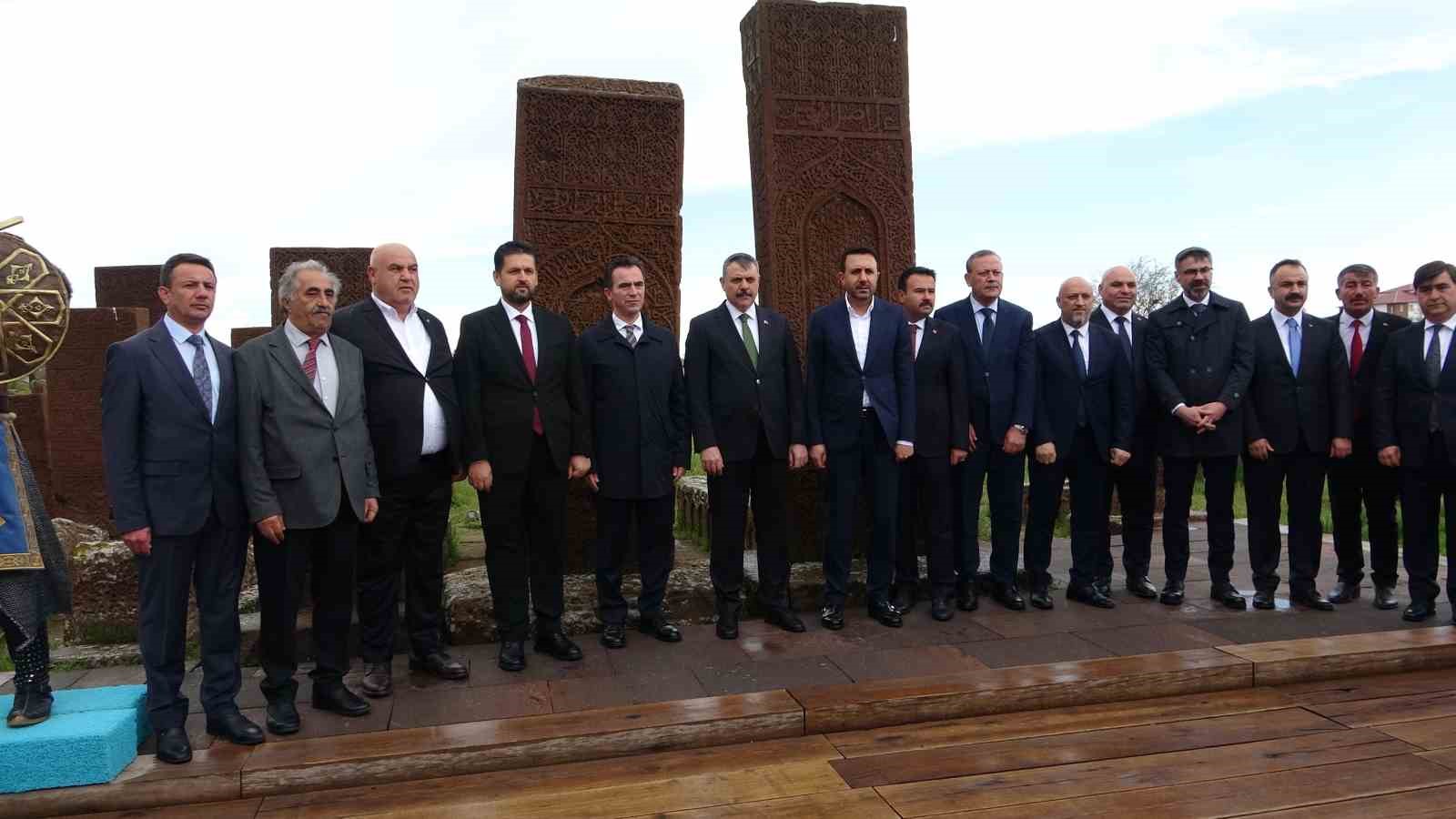 İ&ccedil;işleri Bakanı Mustafa &Ccedil;ift&ccedil;i, Ahlat&rsquo;ta Sel&ccedil;uklu Mezarlığını ziyaret etti
