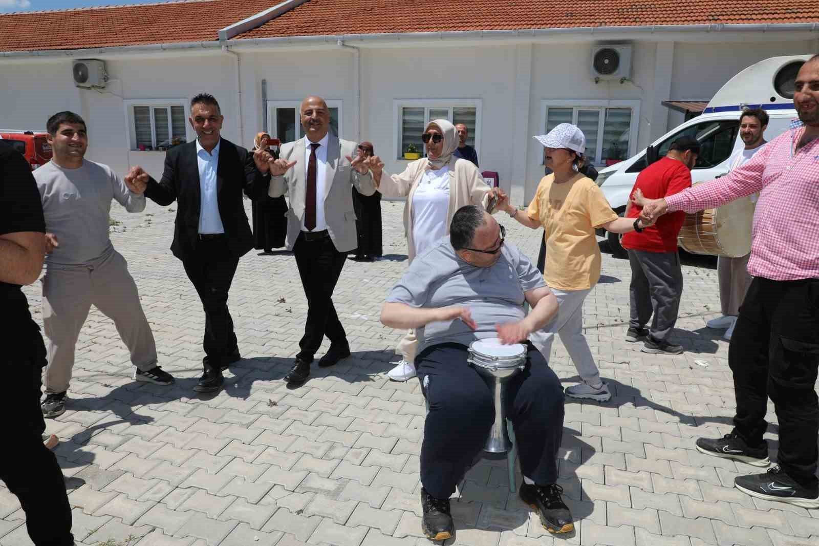 Şehzadeler Engelsiz Yaşam Merkezi&rsquo;nde anlamlı buluşma
