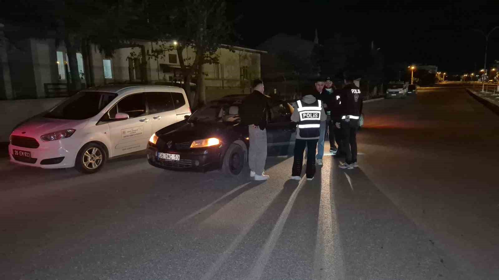 Eskişehir&rsquo;de asayiş uygulamasında 298 şahıs ve 114 ara&ccedil; sorgulandı

