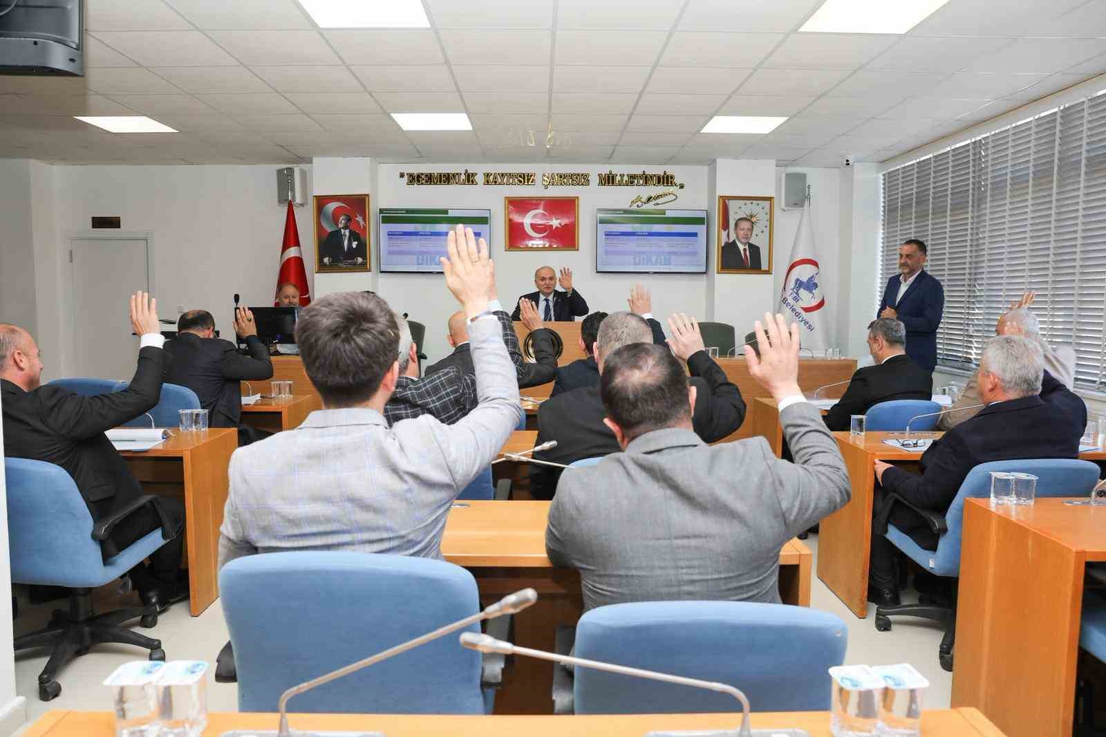 Başkan Faruk &Ouml;zl&uuml; yeniden başkan se&ccedil;ildi
