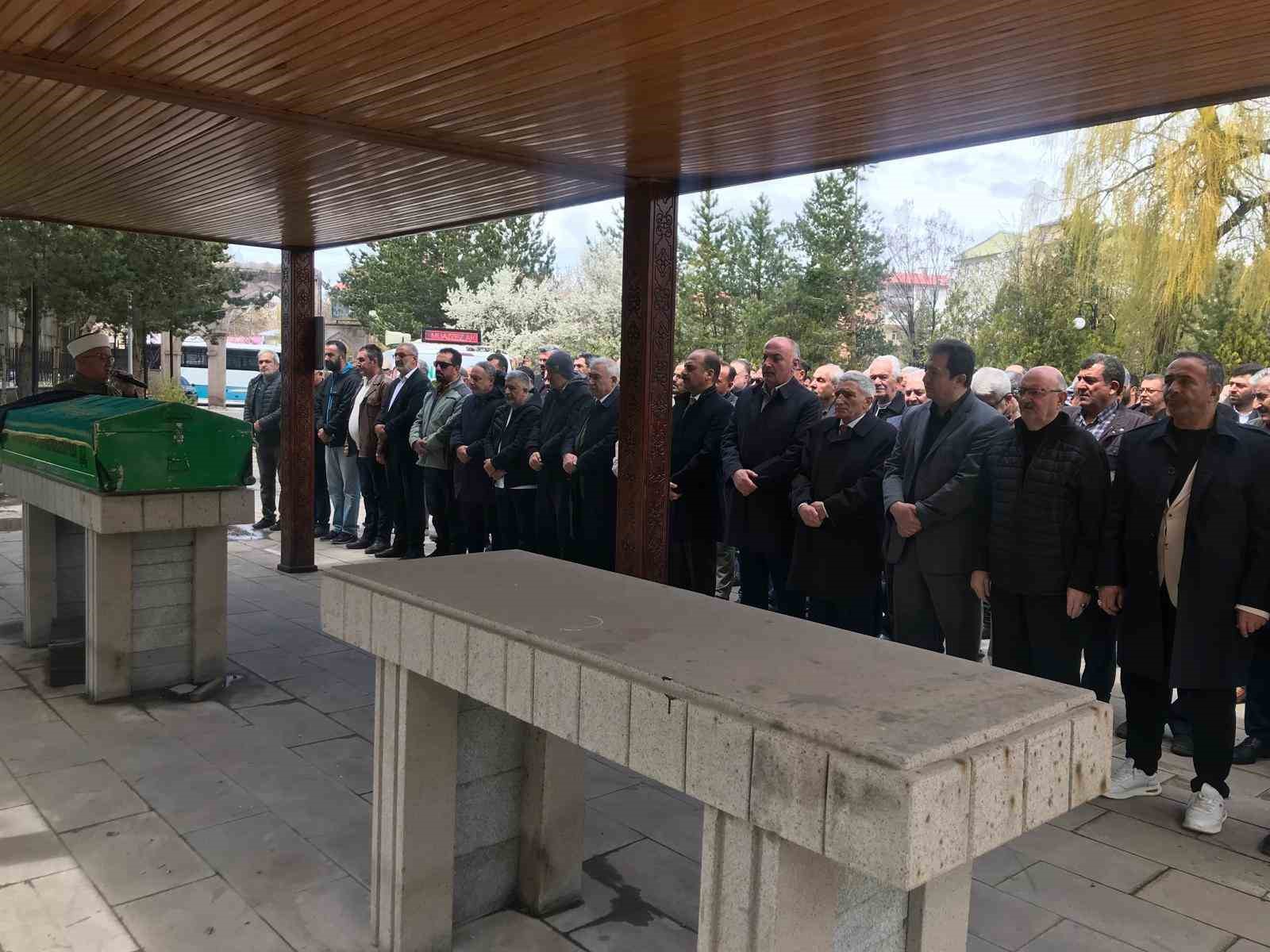 Akg&uuml;n ailesinin acı g&uuml;n&uuml;
