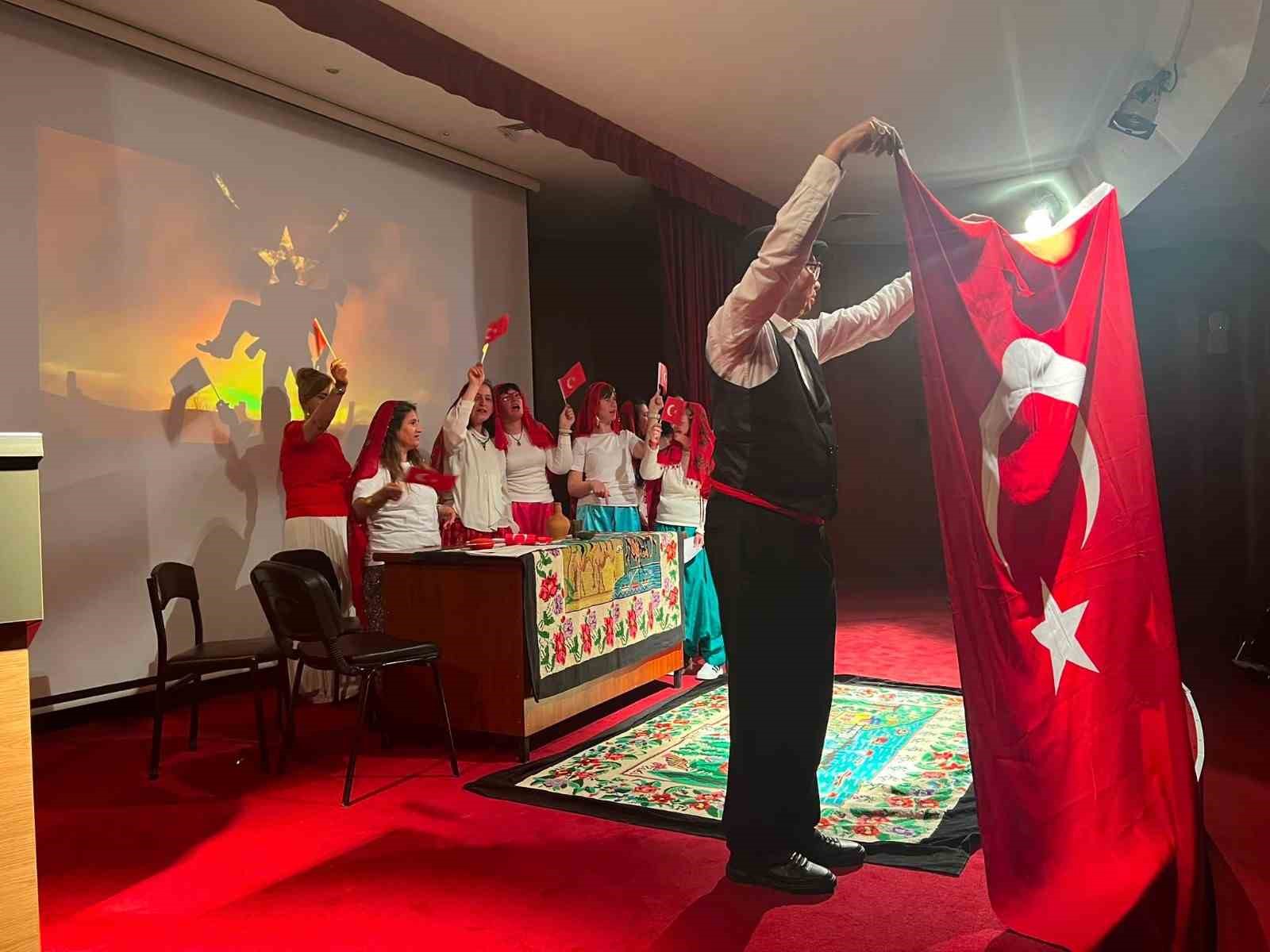 Eskişehir&rsquo;de &rsquo;&Ccedil;anakkale Ge&ccedil;ilmez&rsquo; tiyatro oyunu yoğun ilgi g&ouml;rd&uuml;
